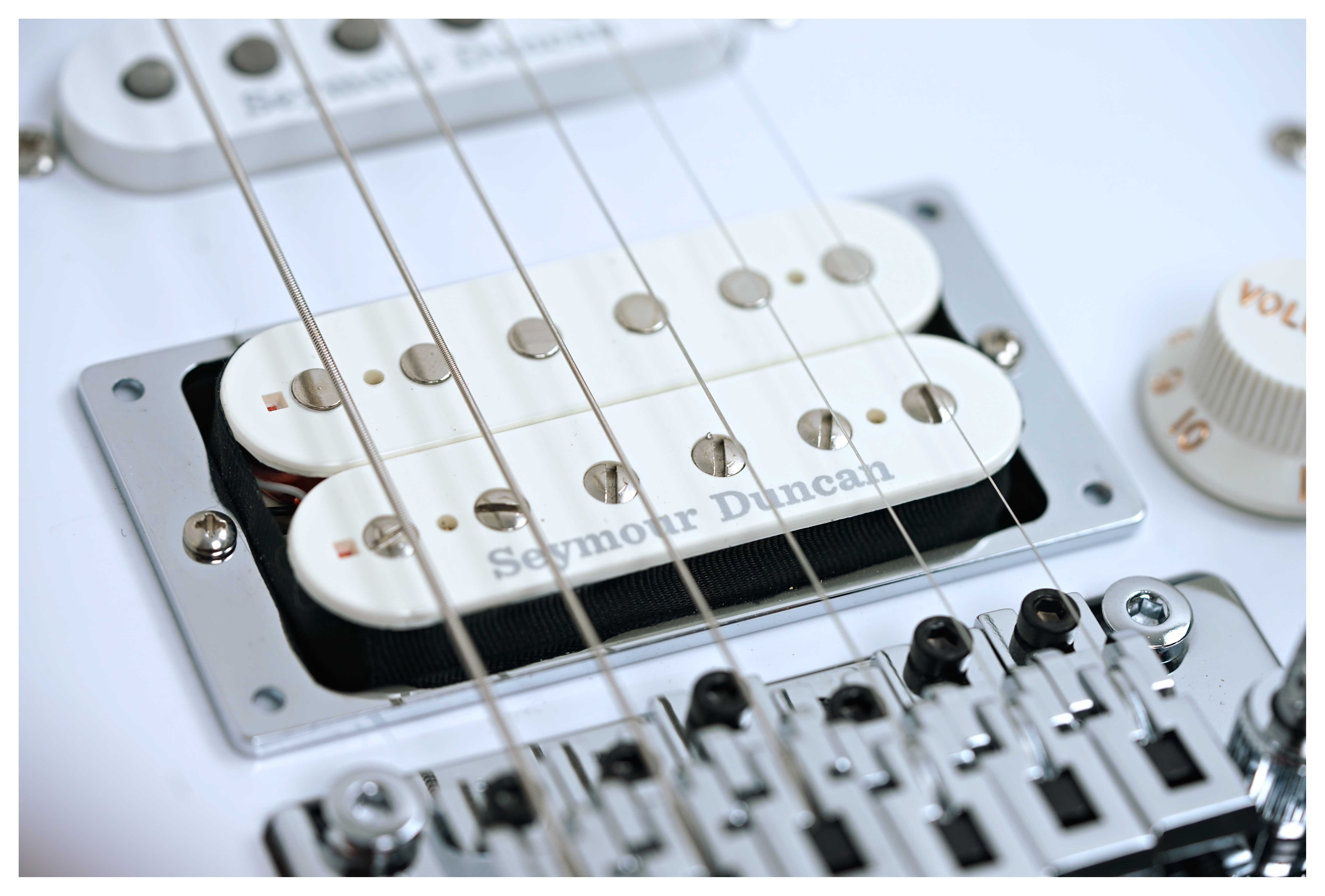 GUITARGUITAR Fender Limited Edition Iron Maiden 50th Anniversary Dave Murray Stratocaster Rosewood Fingerboard Black