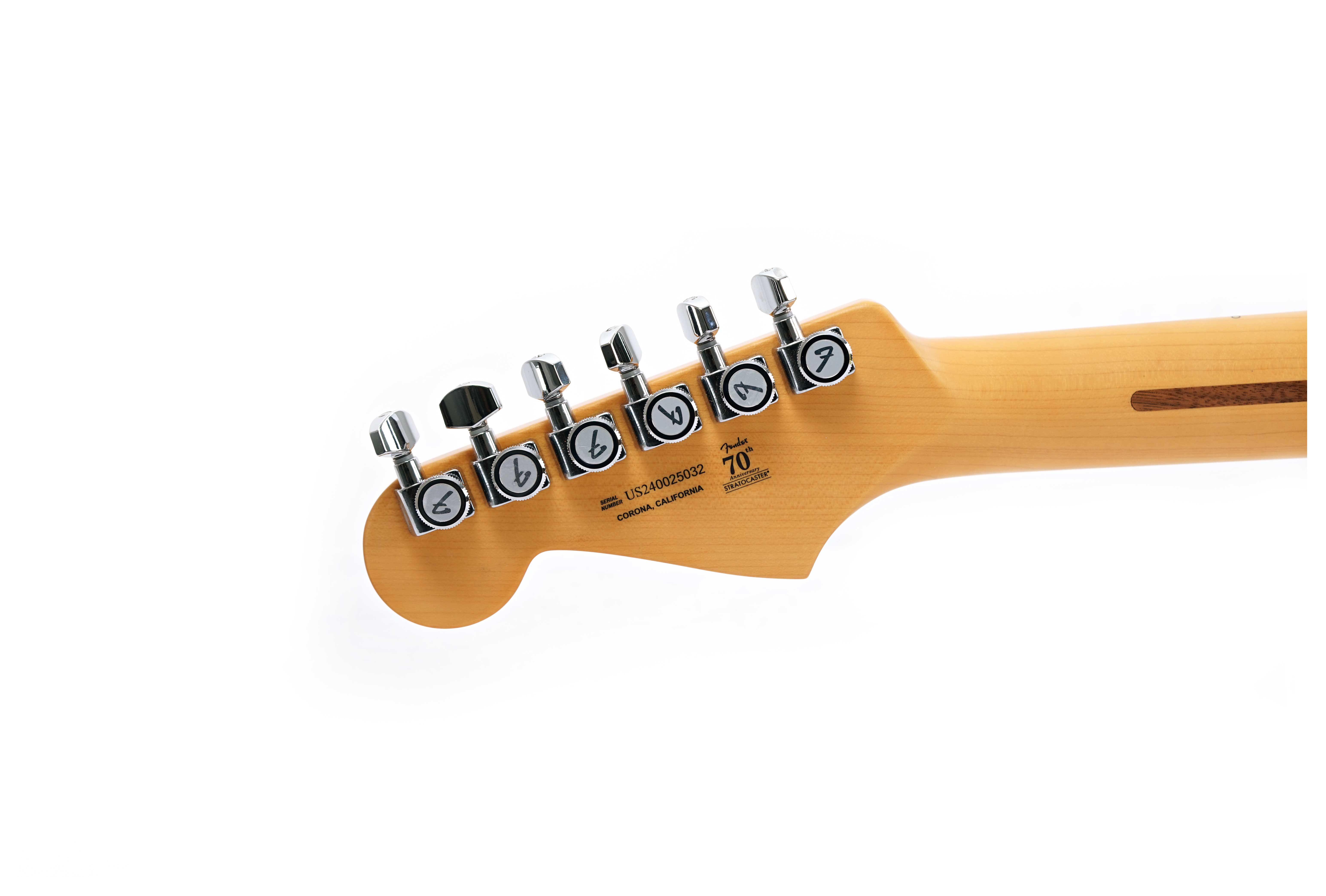 GUITARGUITAR Fender American Ultra II Stratocaster HSS Maple Fingerboard Solar Flare