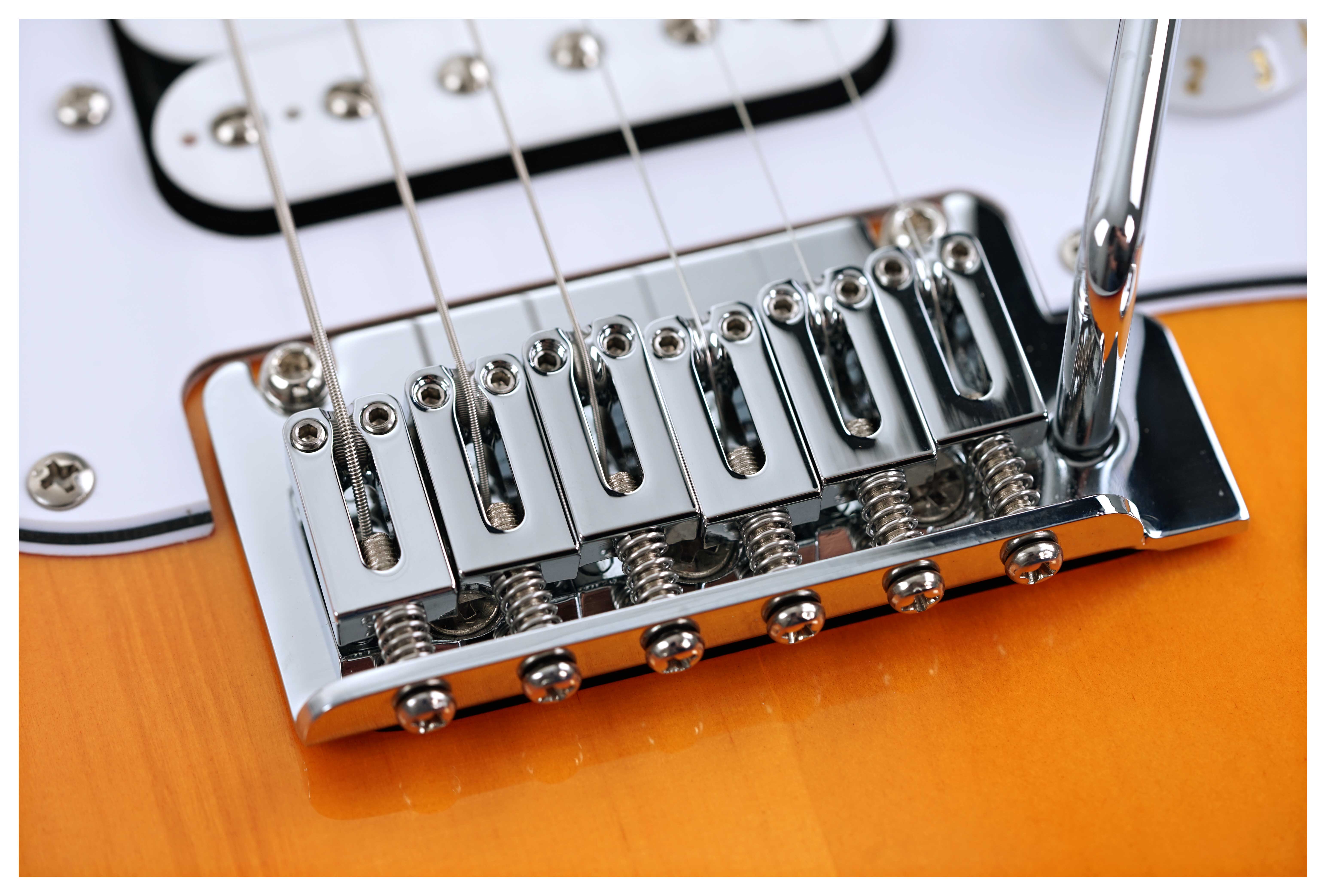 GUITARGUITAR Squier Affinity Series Stratocaster Junior HSS Laurel Fingerboard White Pickguard 3 Colour Sunburst