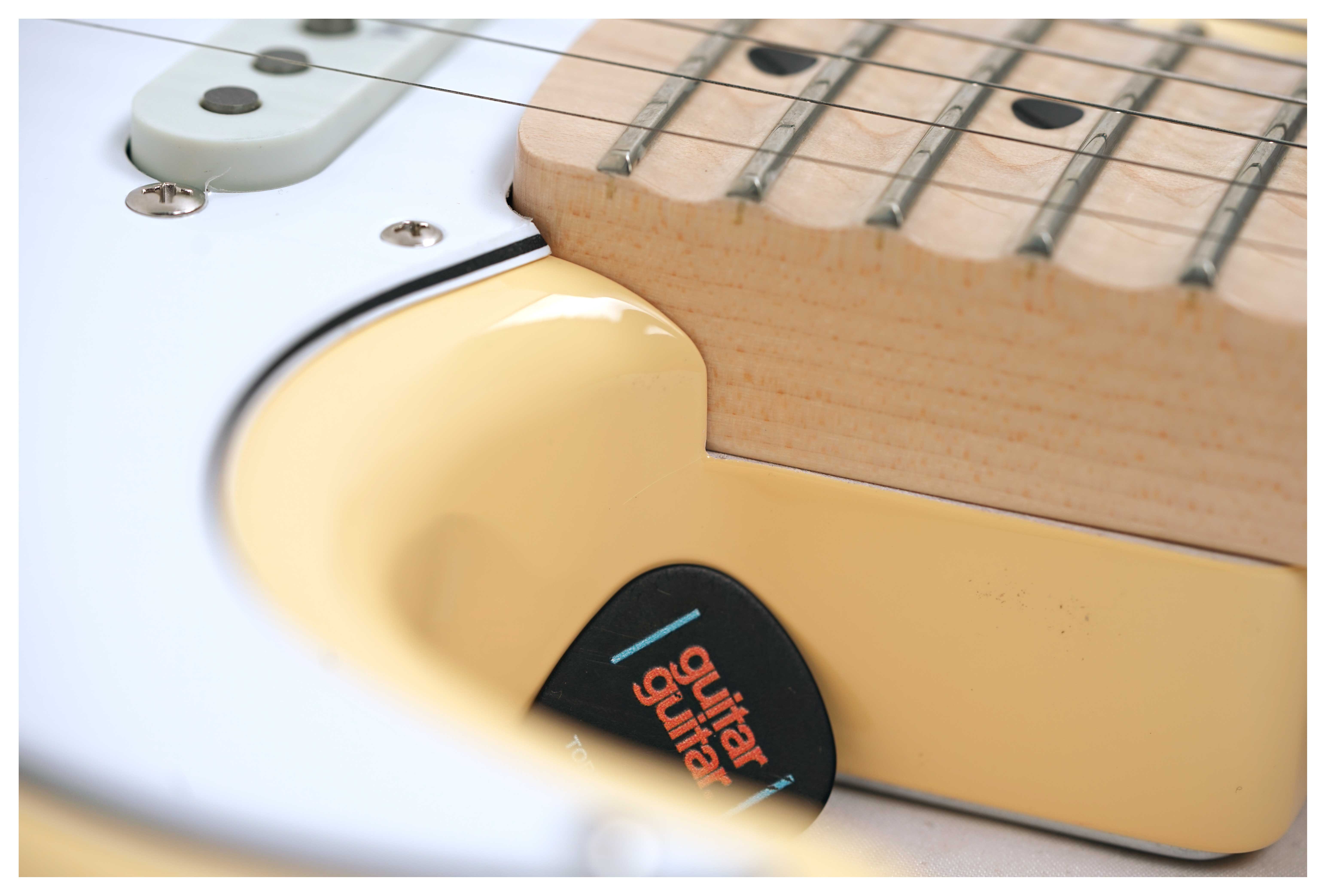 GUITARGUITAR Fender Japan Artist Yngwie Malmsteen Stratocaster (Ex-Demo) #JD25002131
