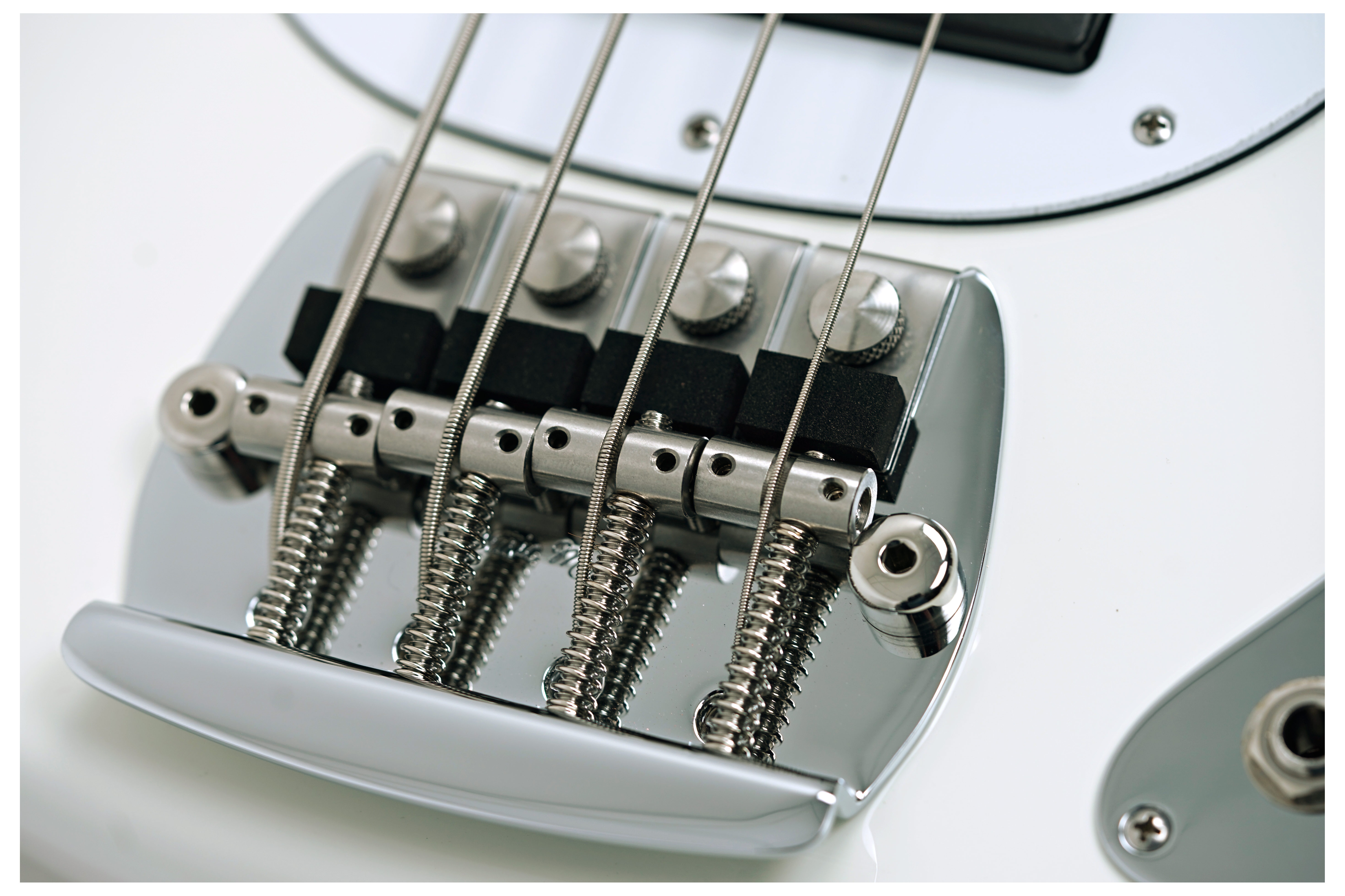 GUITARGUITAR Music Man Retro 70s Stingray White #CB01479