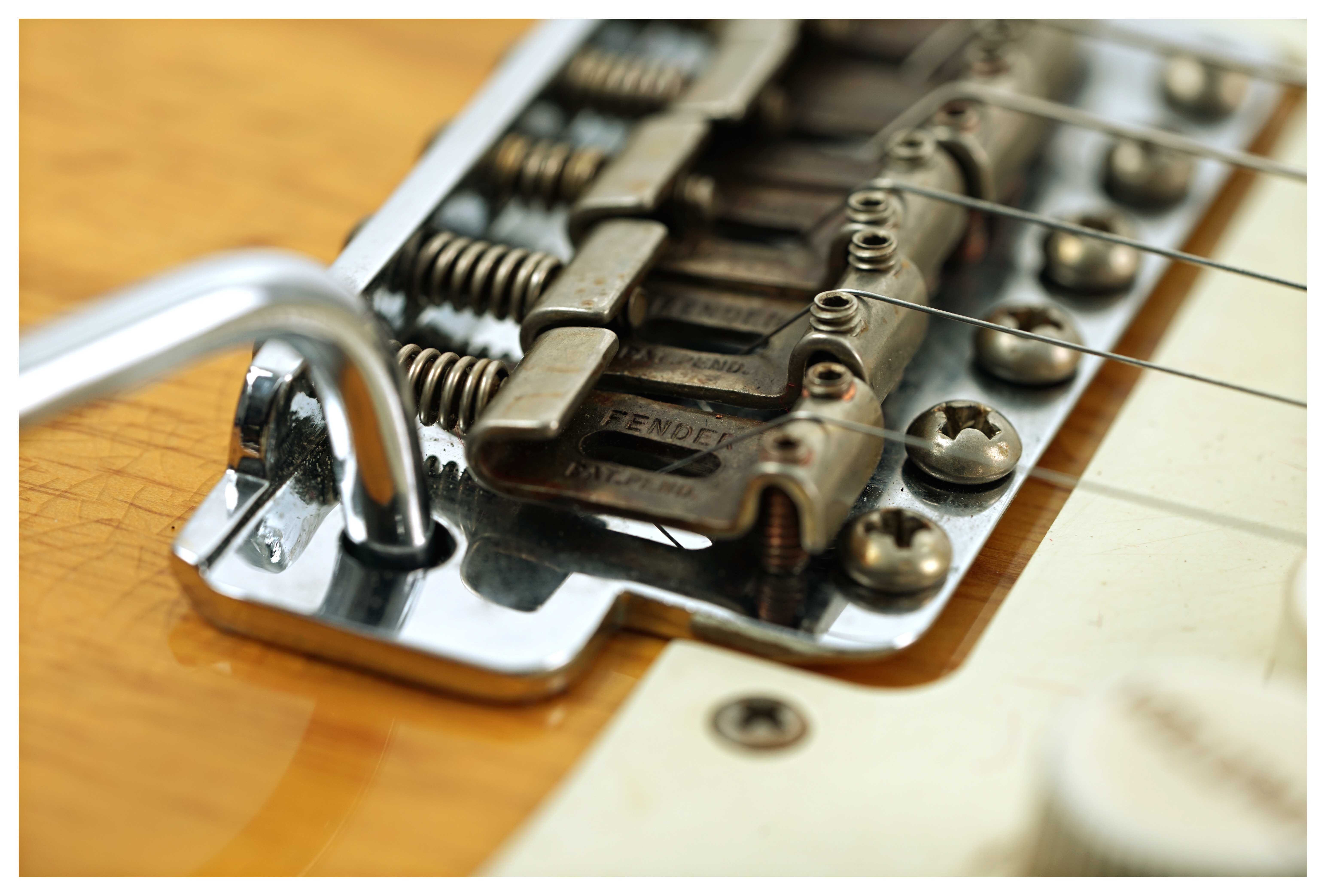 GUITARGUITAR Fender Custom Shop 1956 Stratocaster Journeyman Relic Transparent 3 Tone Sunburst Masterbuilt by Levi Perry #CZ565540