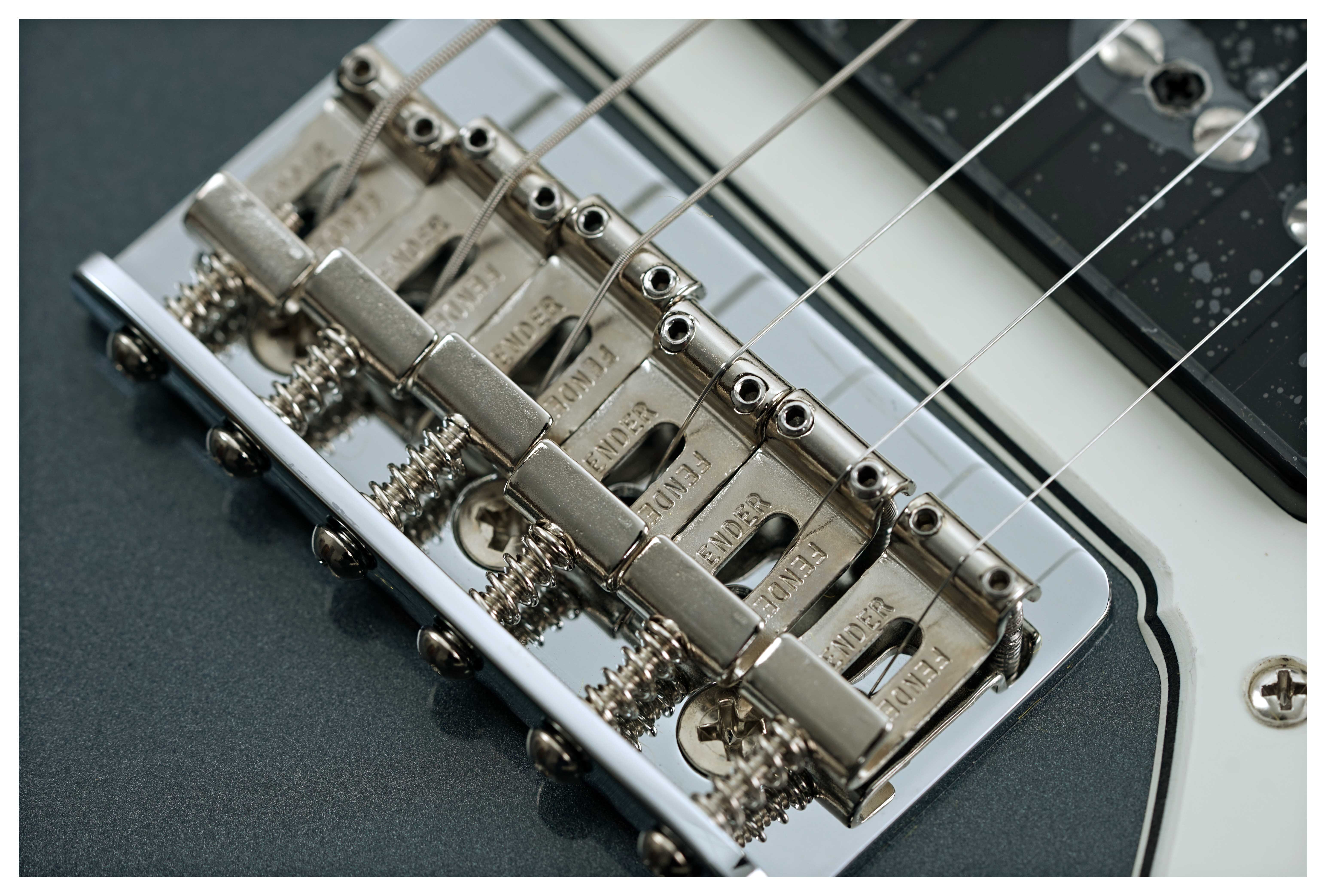 GUITARGUITAR Fender Limited Edition Chris Shiflett Cleaver Telecaster Deluxe Rosewood Fingerboard Charcoal Frost Metallic