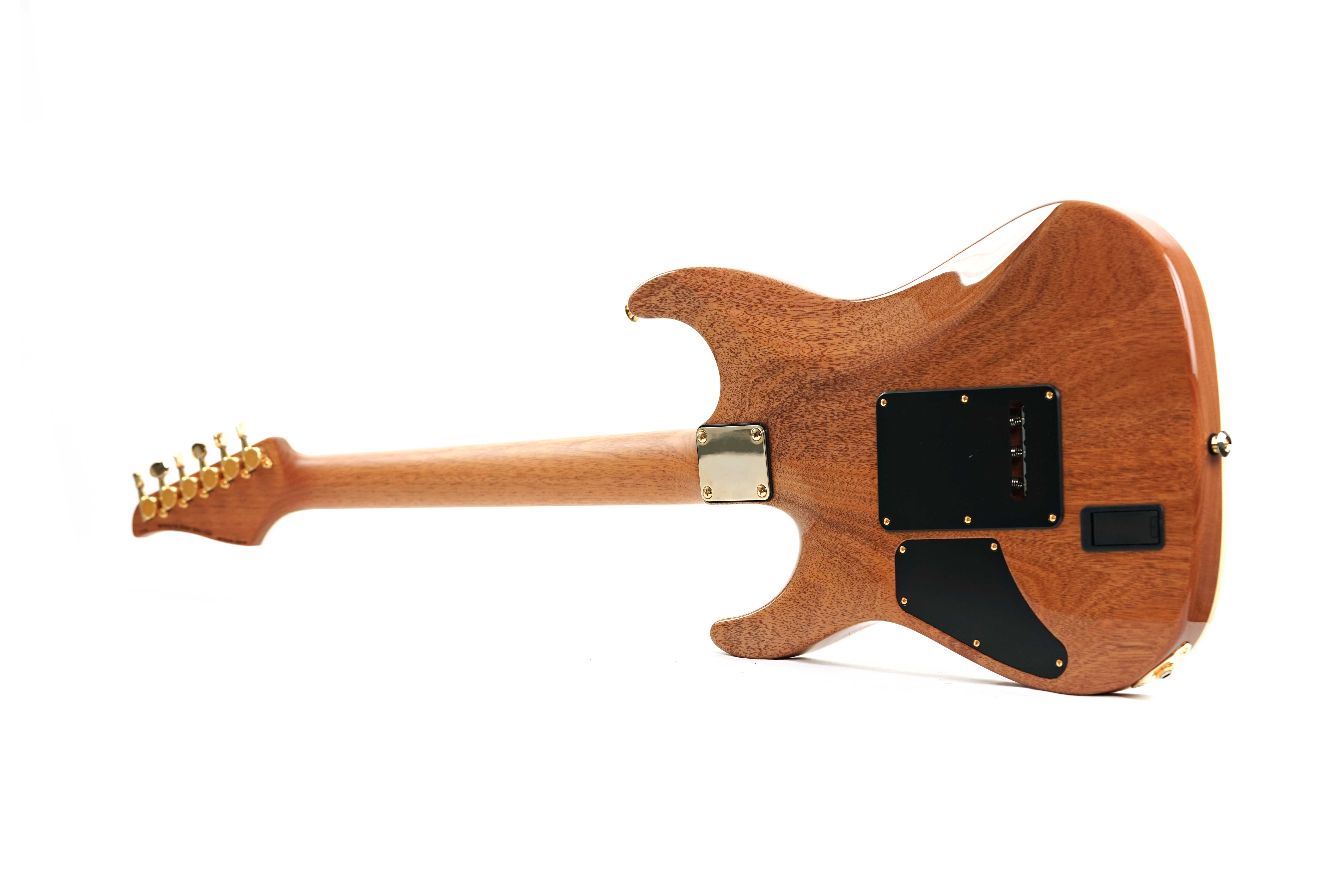 GUITARGUITAR Suhr Custom Standard Carve Top Quilt Trans Caramel