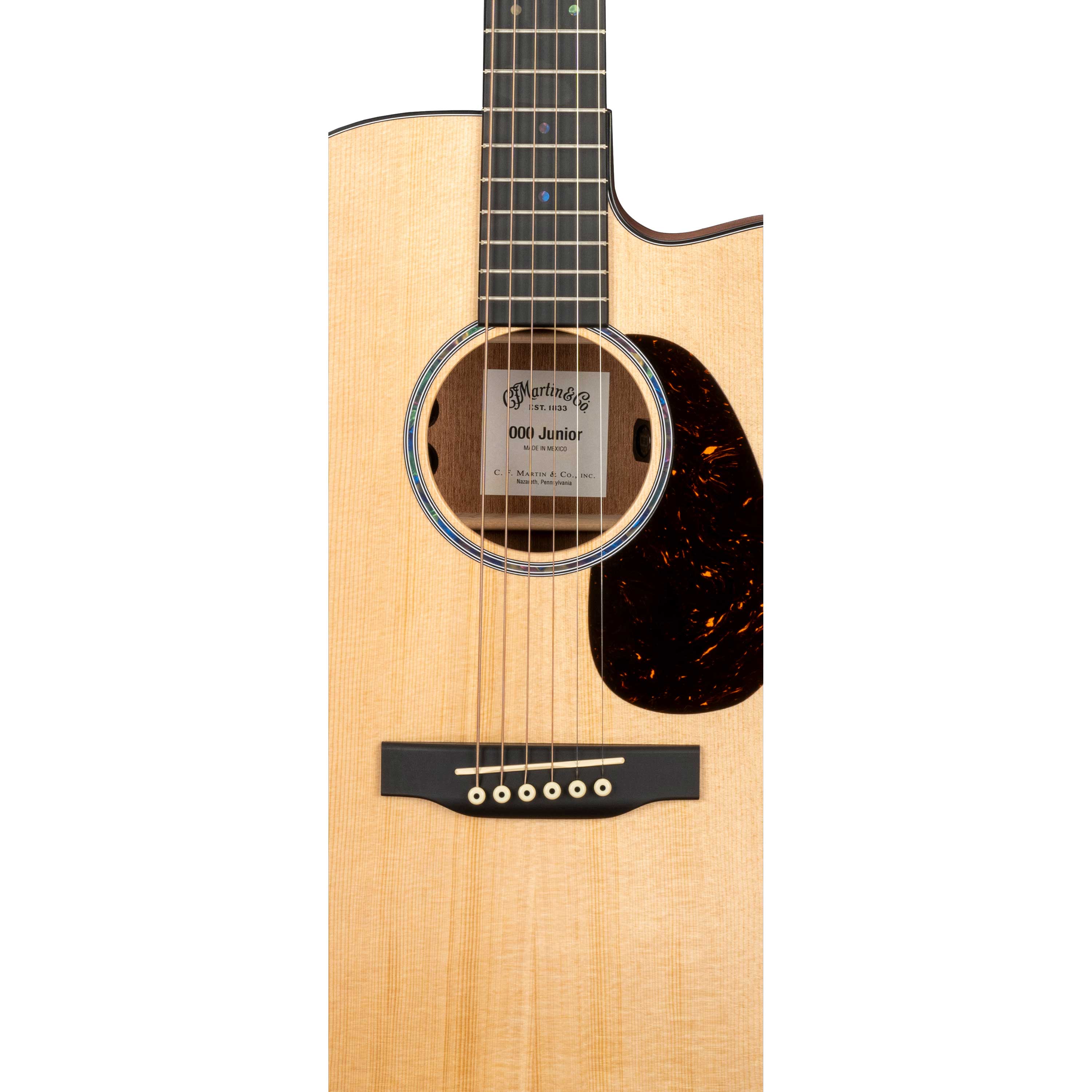 GUITARGUITAR Martin Junior Series 000C Jr E