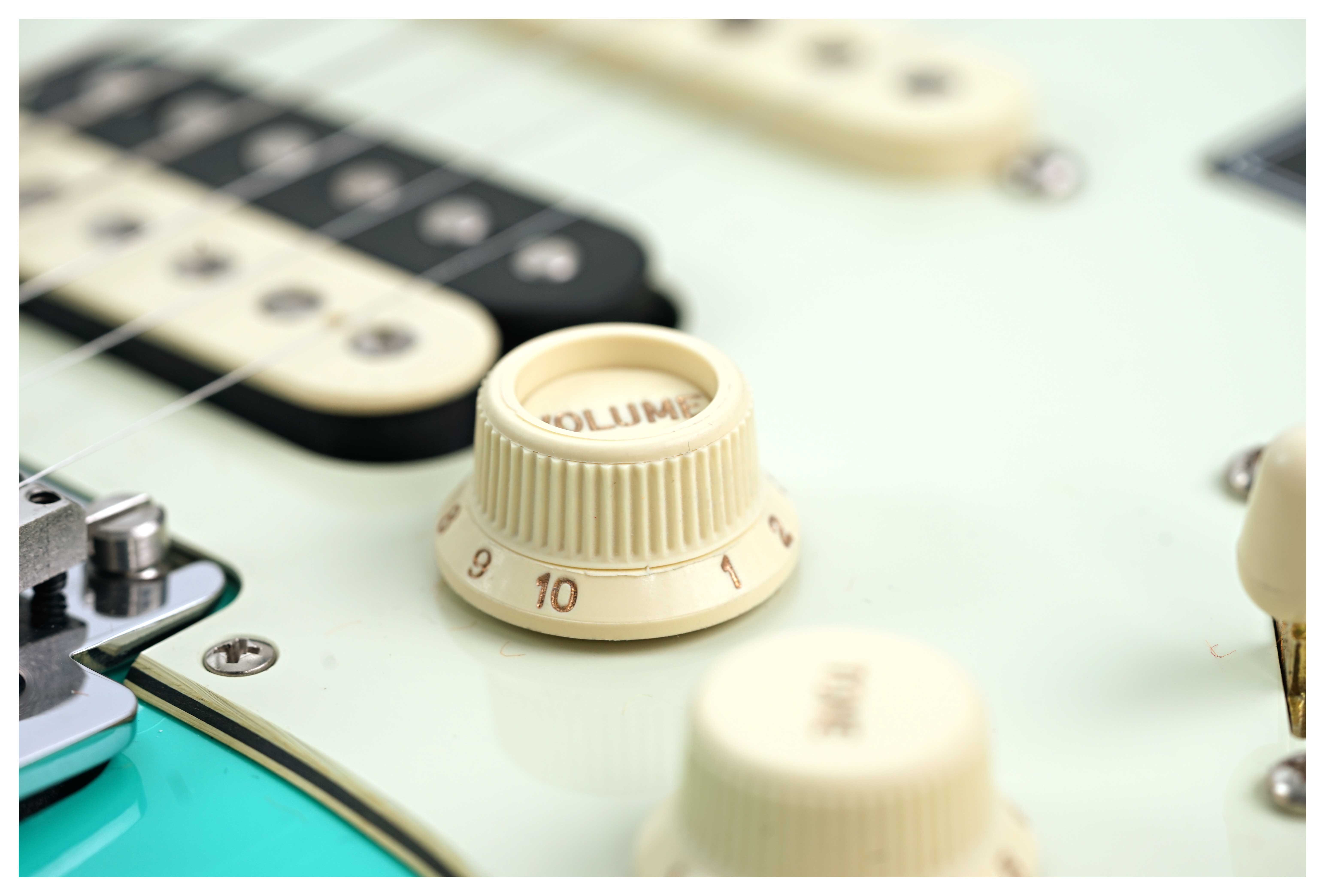 GUITARGUITAR Fender Ultra Luxe Vintage 60s Stratocaster HSS Sea Foam Green #US25006440