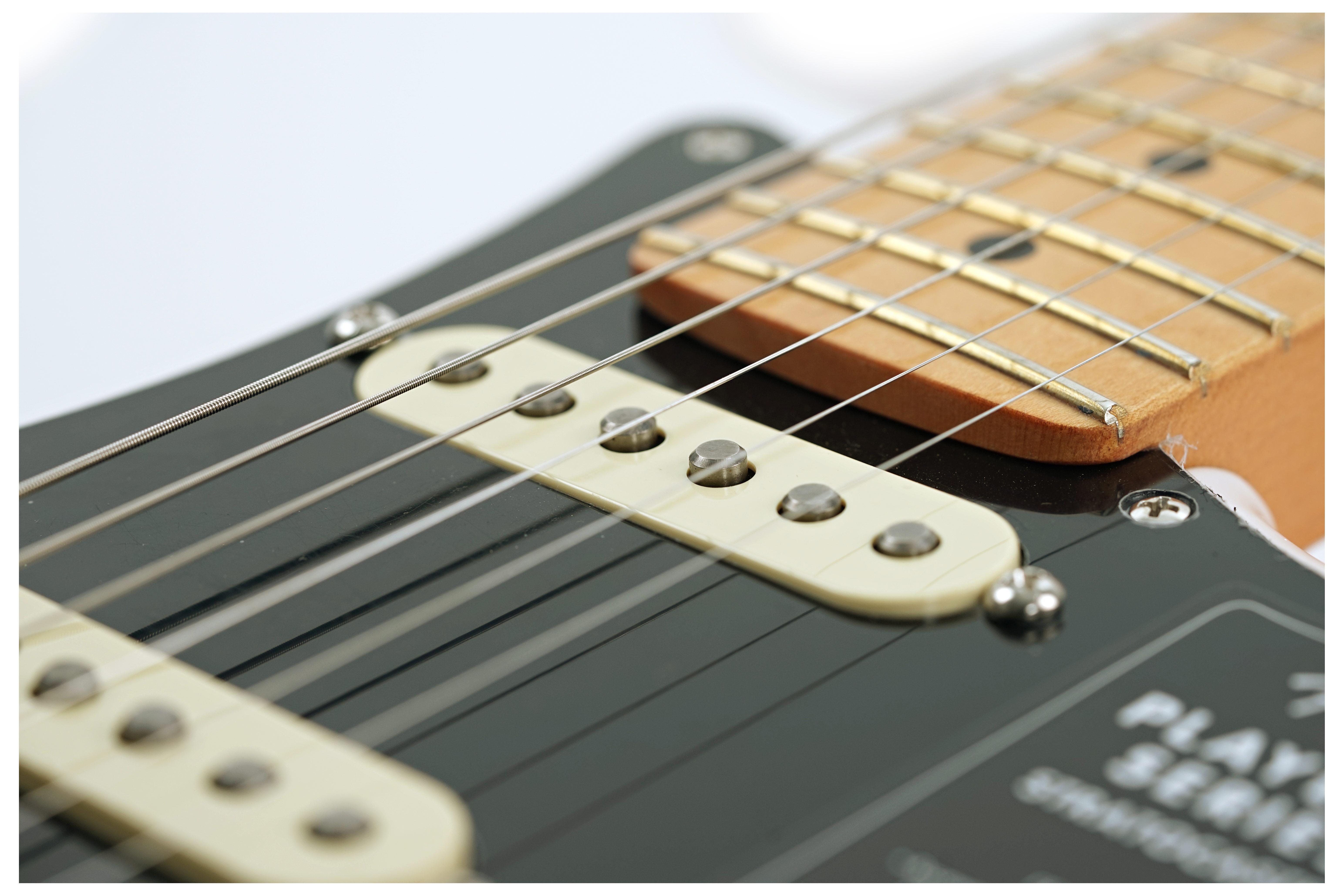 GUITARGUITAR Fender Player II Stratocaster Polar White Maple Fingerboard