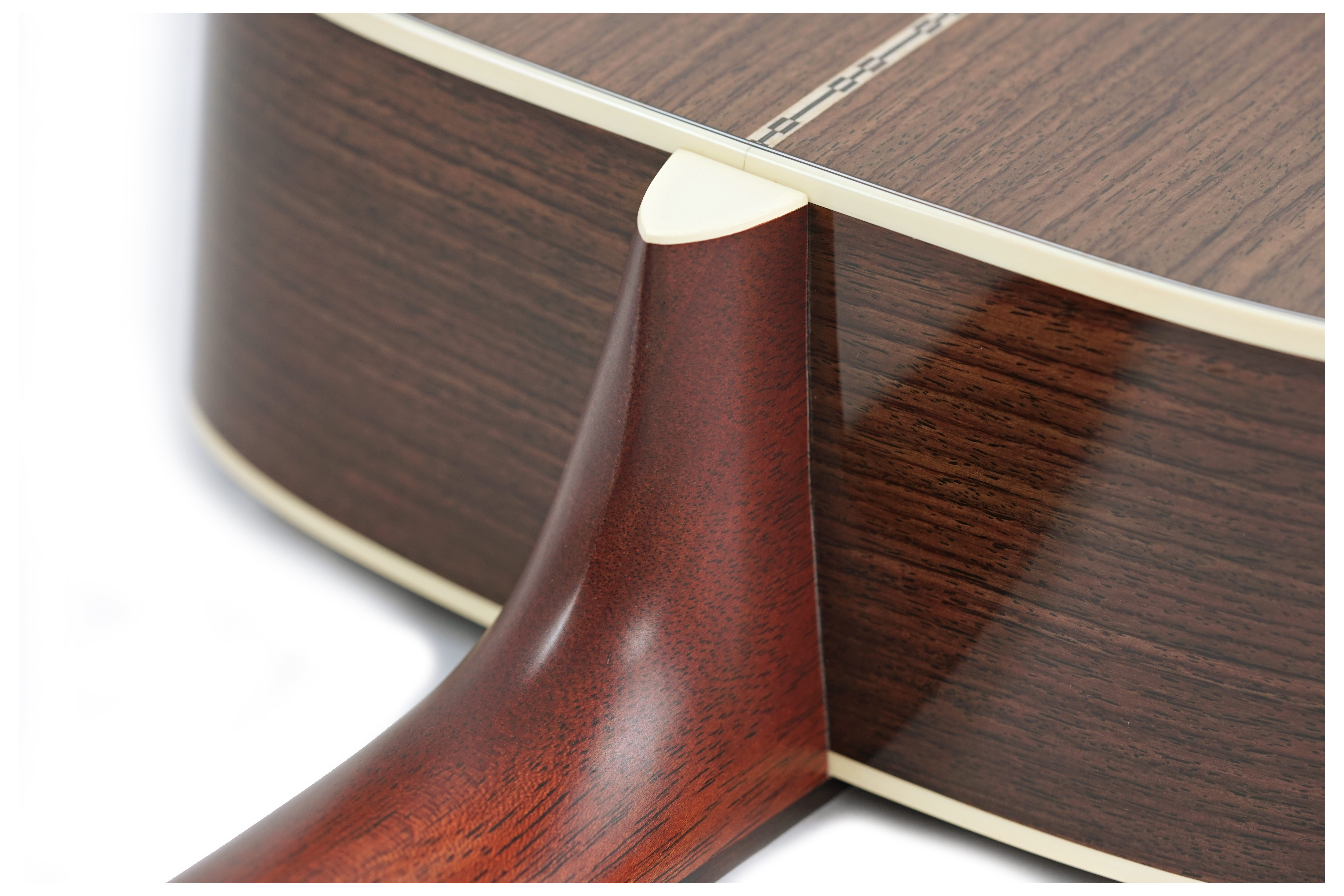 GUITARGUITAR Martin D28 Ambertone