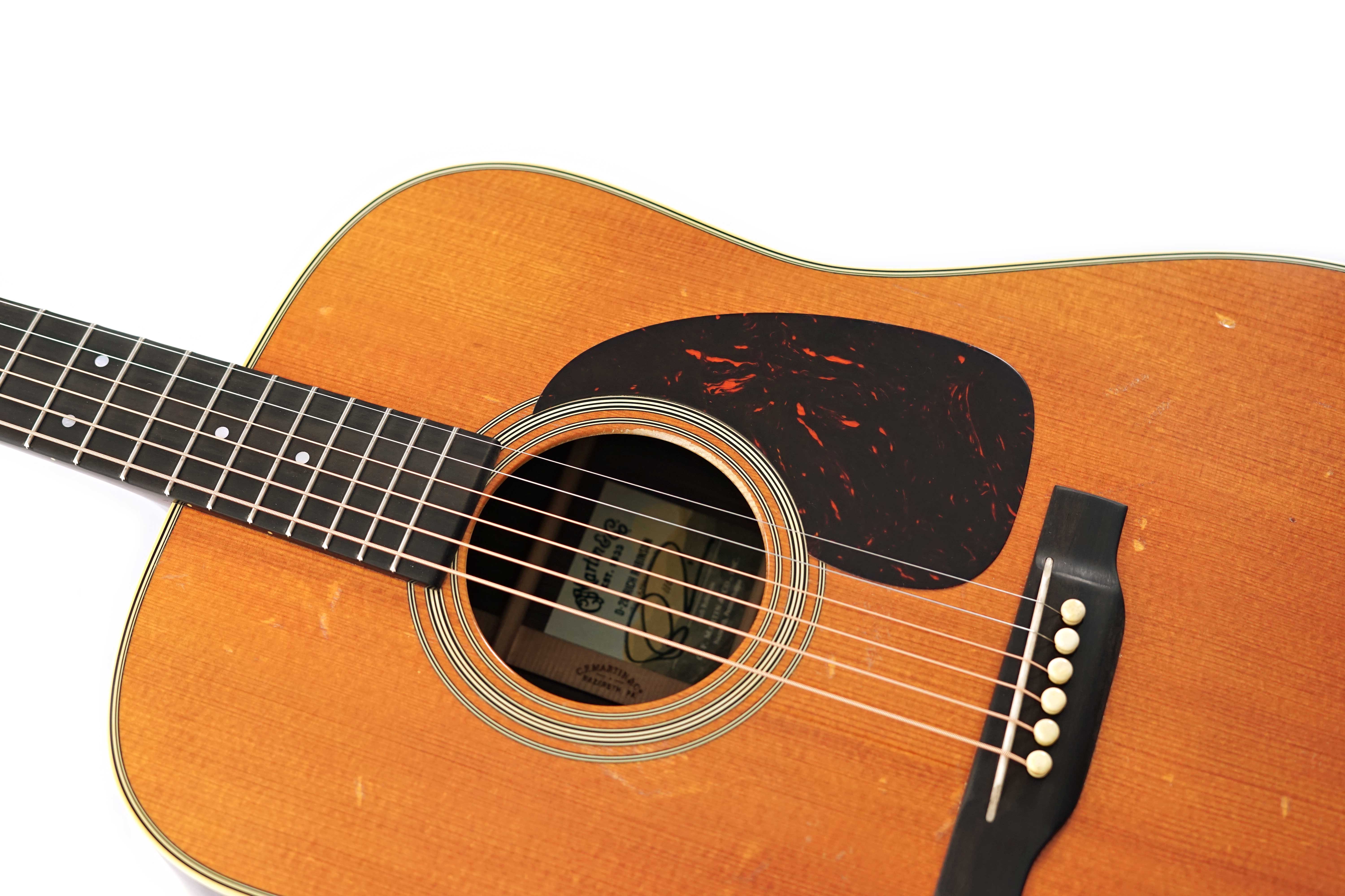 GUITARGUITAR Martin D-28 Rich Robinson Custom Signature Edition