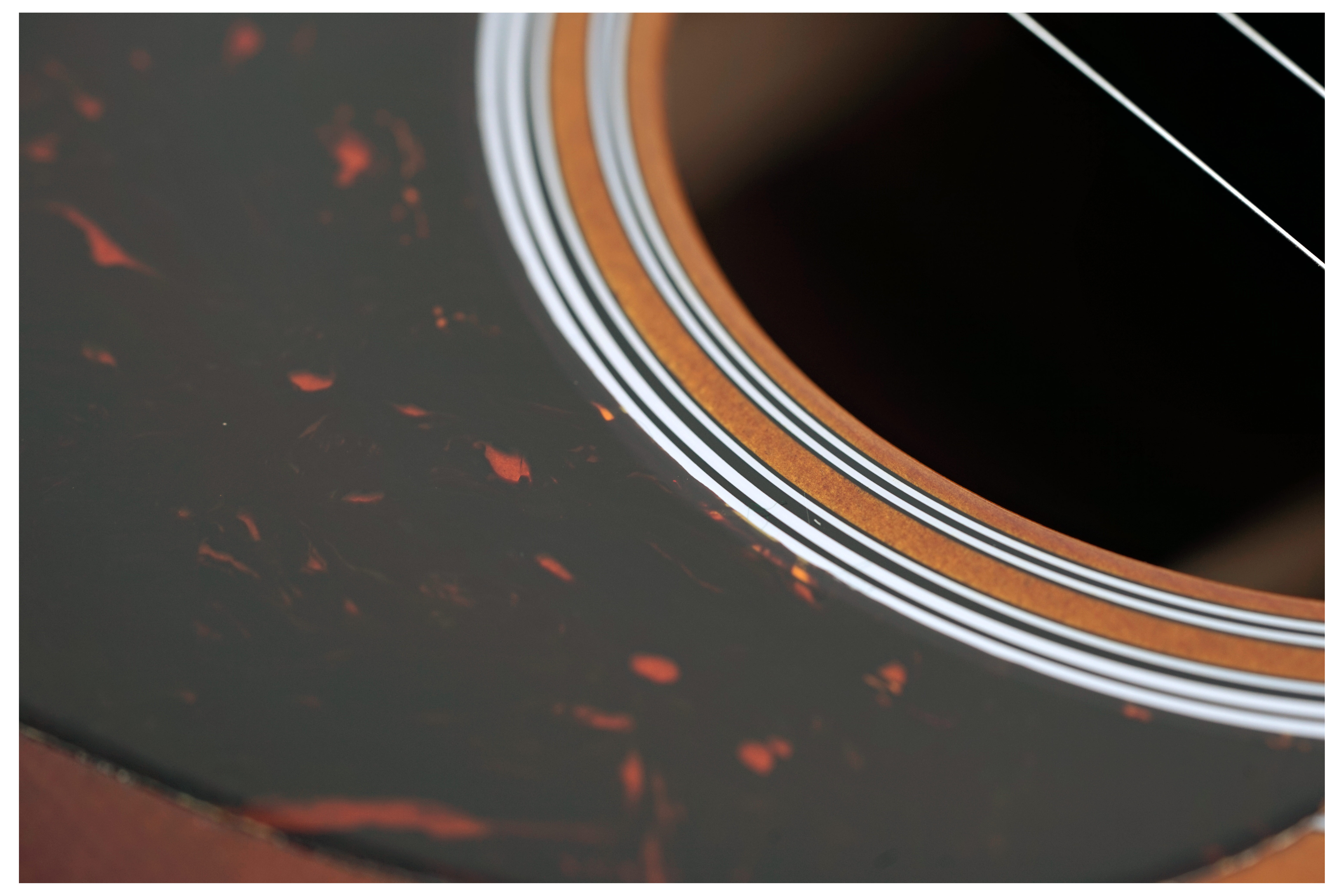 GUITARGUITAR Martin HD28 Ambertone Re-imagined