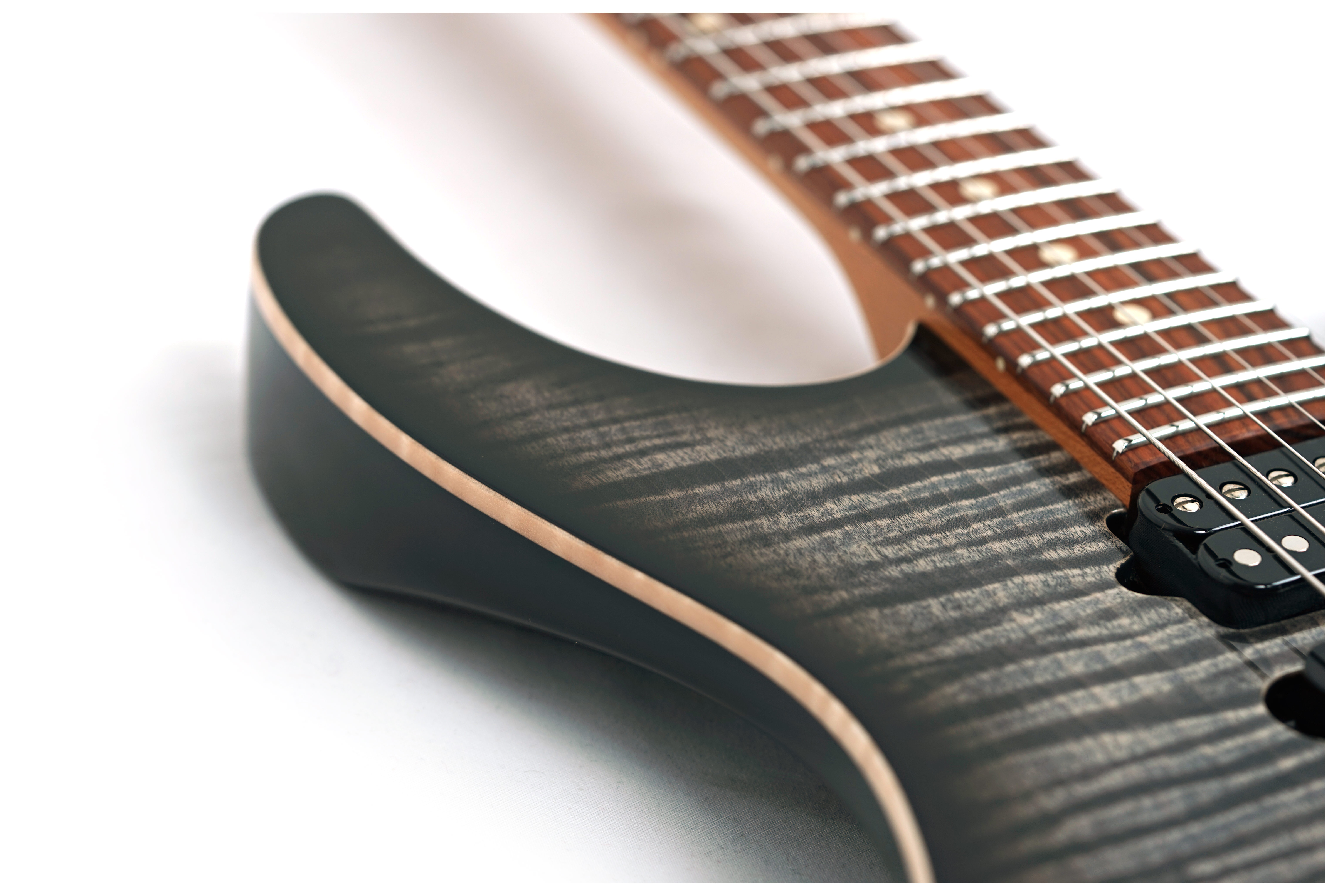 GUITARGUITAR Suhr Modern Plus Charcoal Burst Pau Ferro Fingerboard HSH #91383