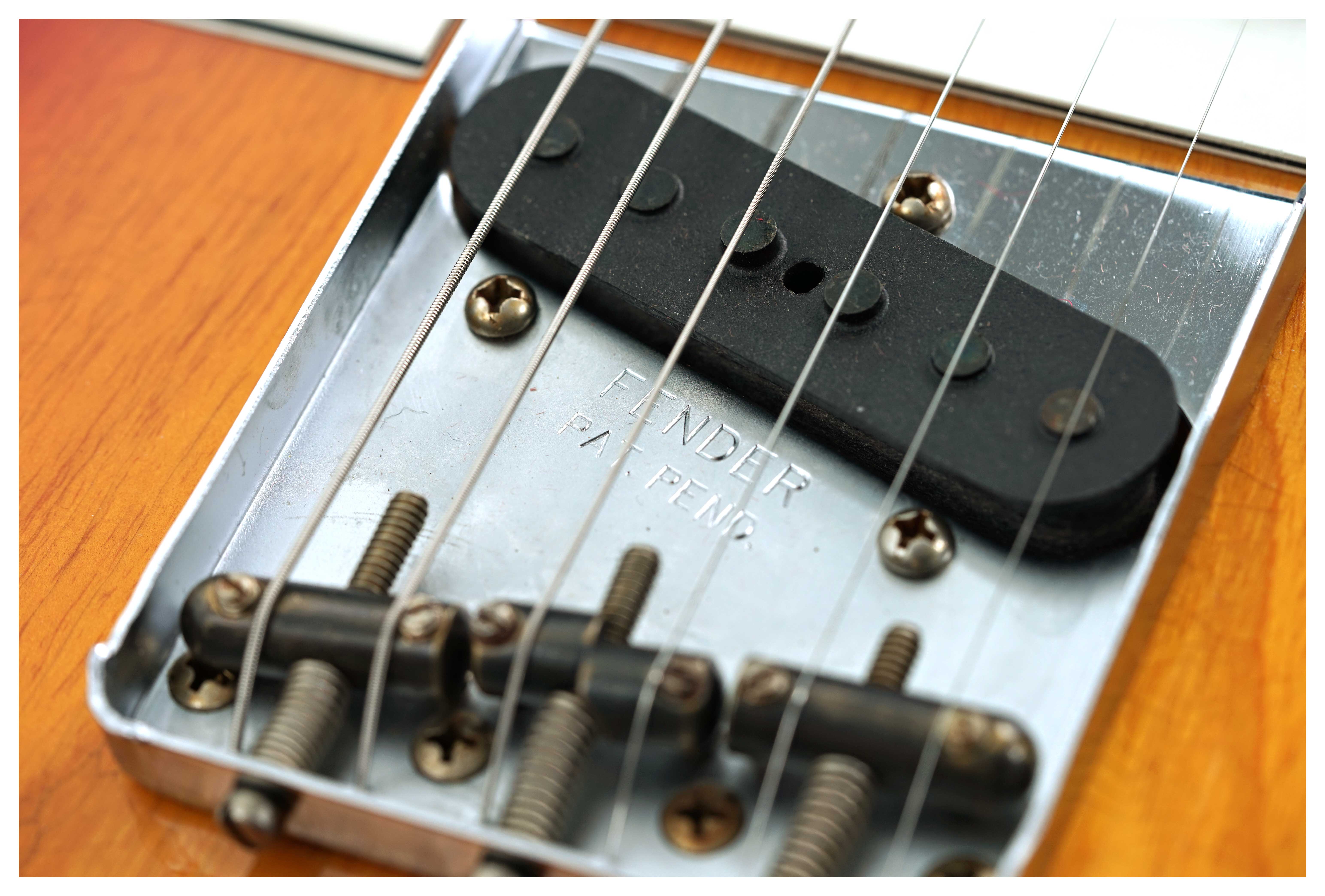 GUITARGUITAR Fender Custom Shop Limited Edition Hotshot Telecaster Journeyman Relic Chocolate 3 Tone Sunburst
