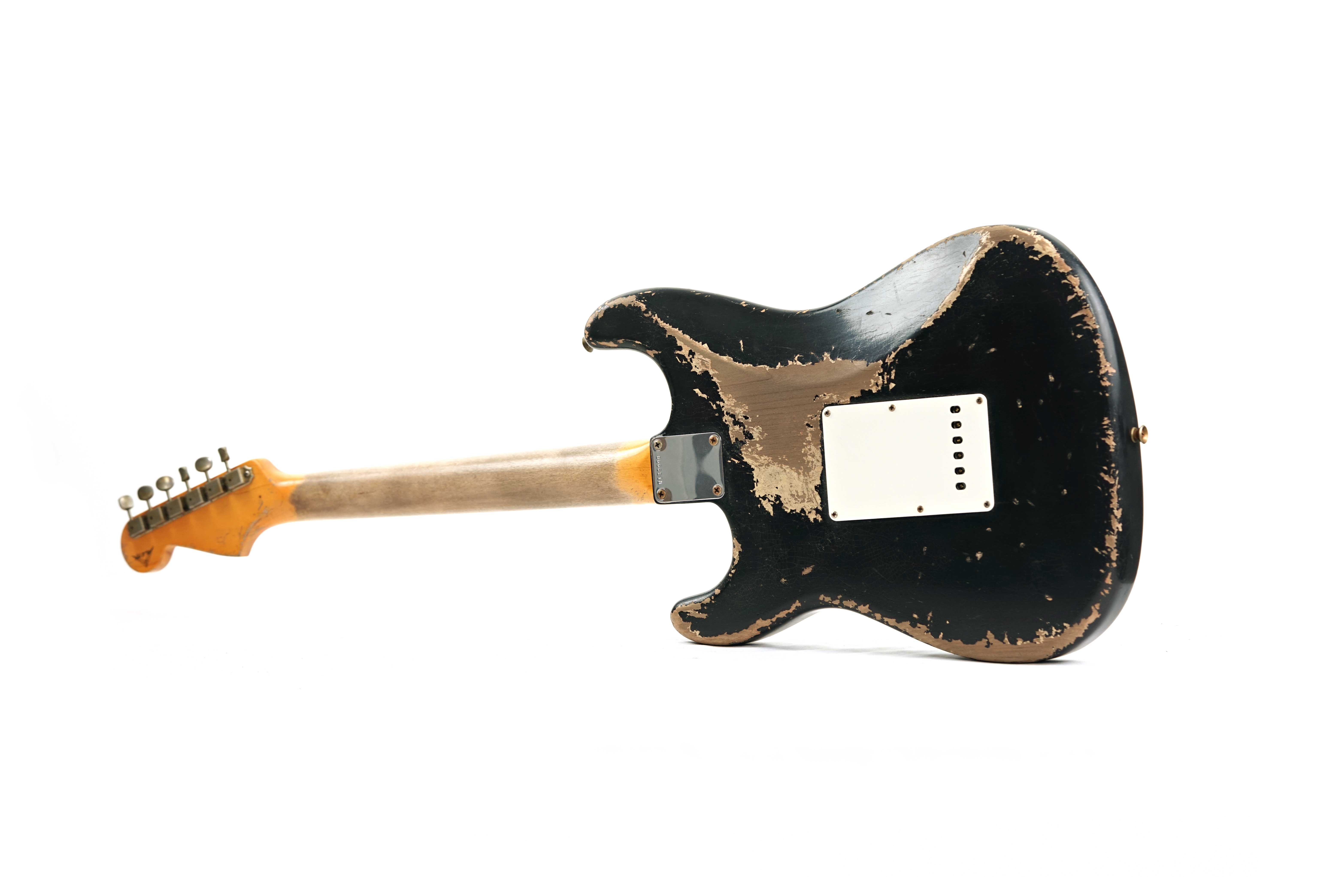 GUITARGUITAR Fender Custom Shop 61 Stratocaster Heavy Relic Black over Desert Sand Rosewood Fingerboard Master Built by Austin MacNutt #R139998