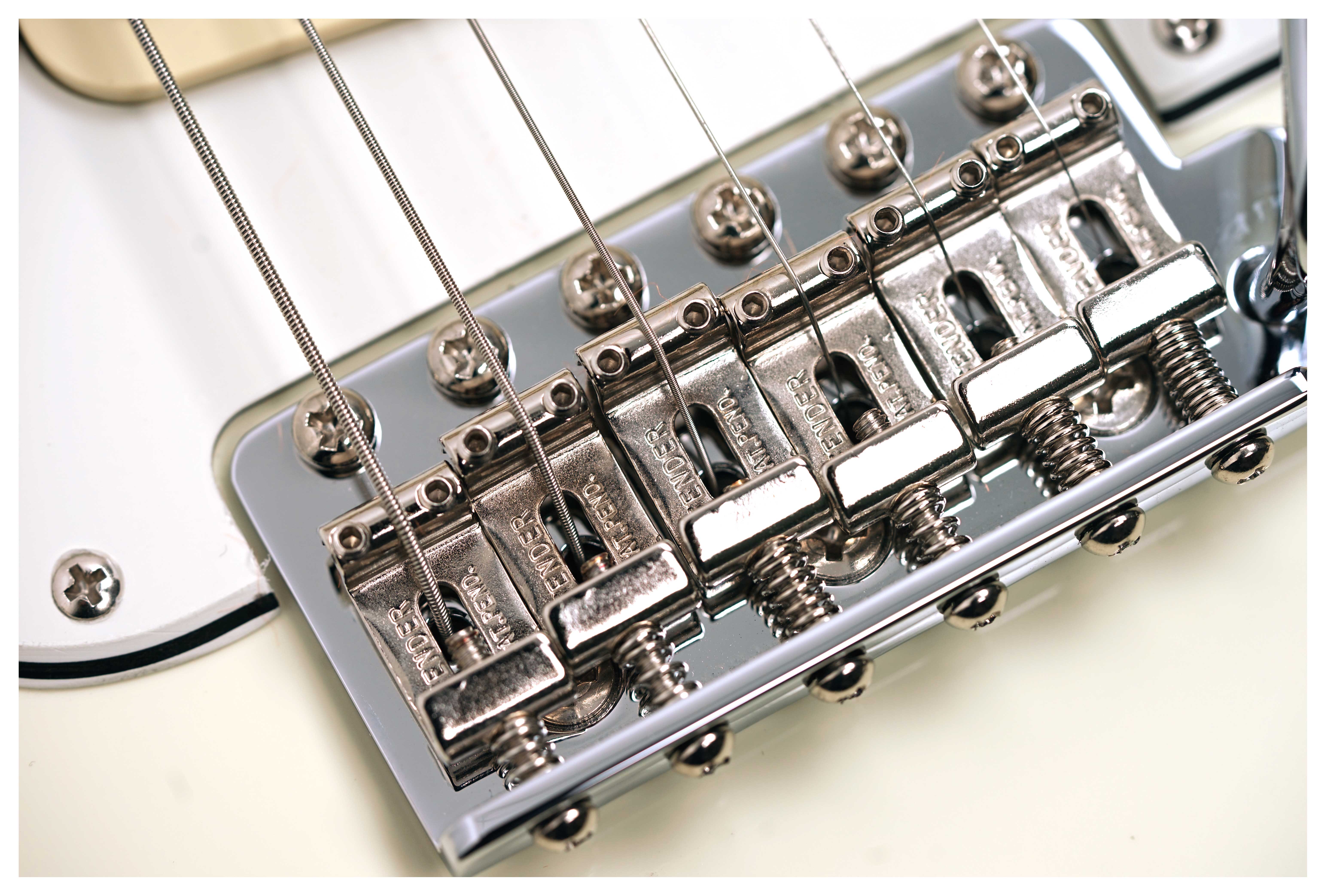 GUITARGUITAR Fender guitarguitar Exclusive American Vintage II 73 Stratocaster Maple Fingerboard Olympic White