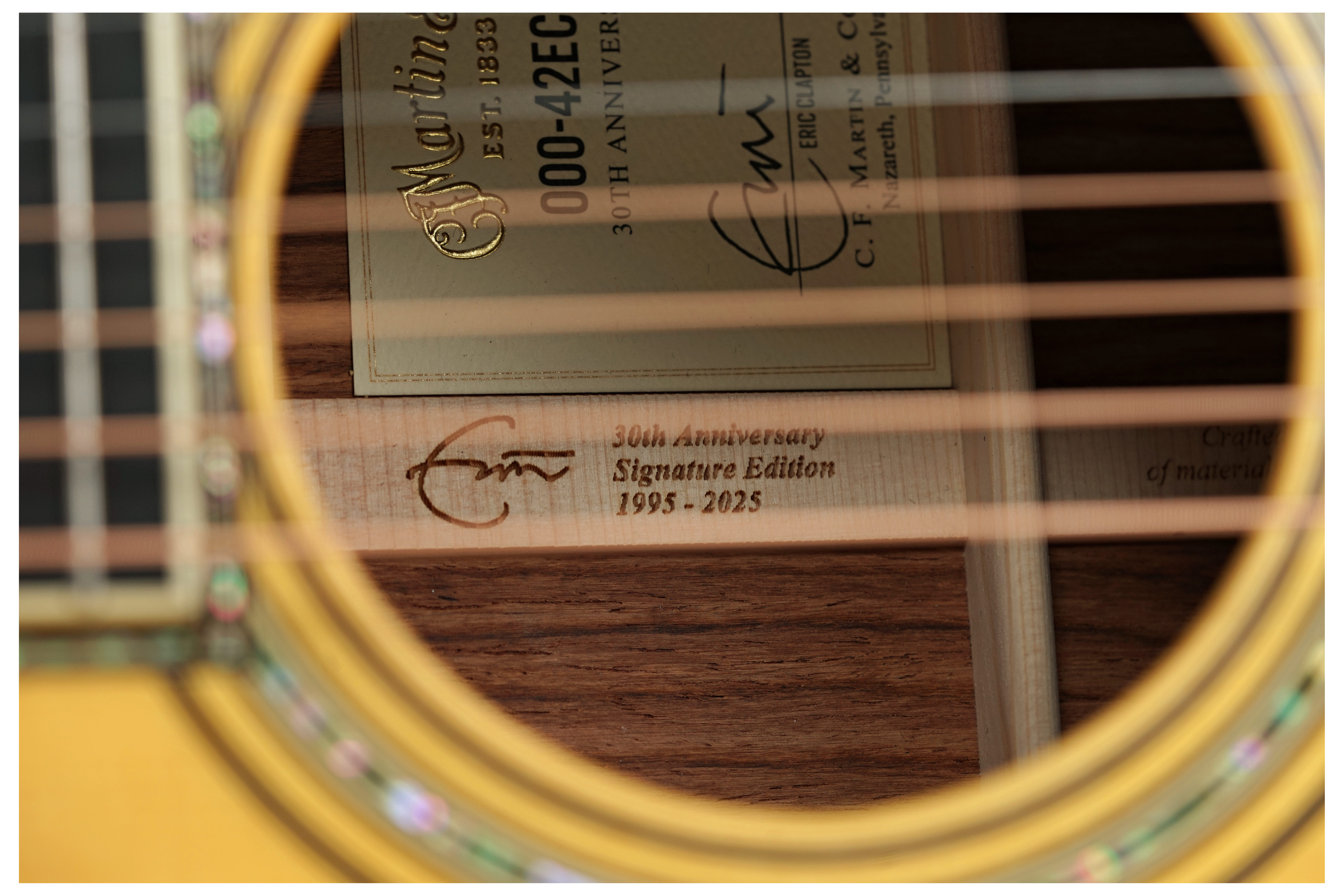 GUITARGUITAR Martin 000-42 EC 30th Anniversary Eric Clapton Hand Signed