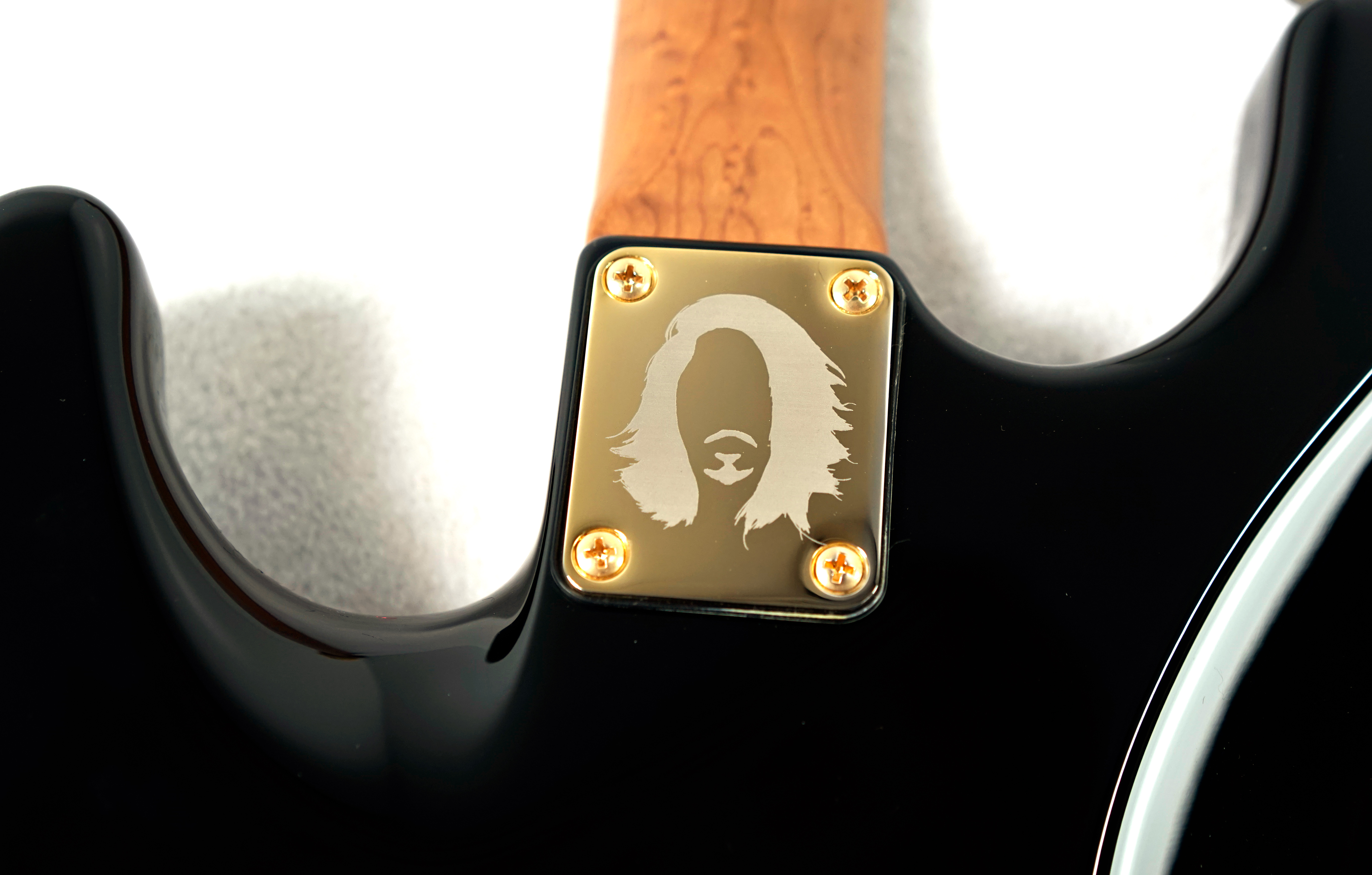 GUITARGUITAR Suhr Mateus Asato Signature Series Classic S Black