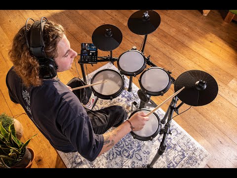 GUITARGUITAR Alesis Nitro Max Electronic Drum Kit