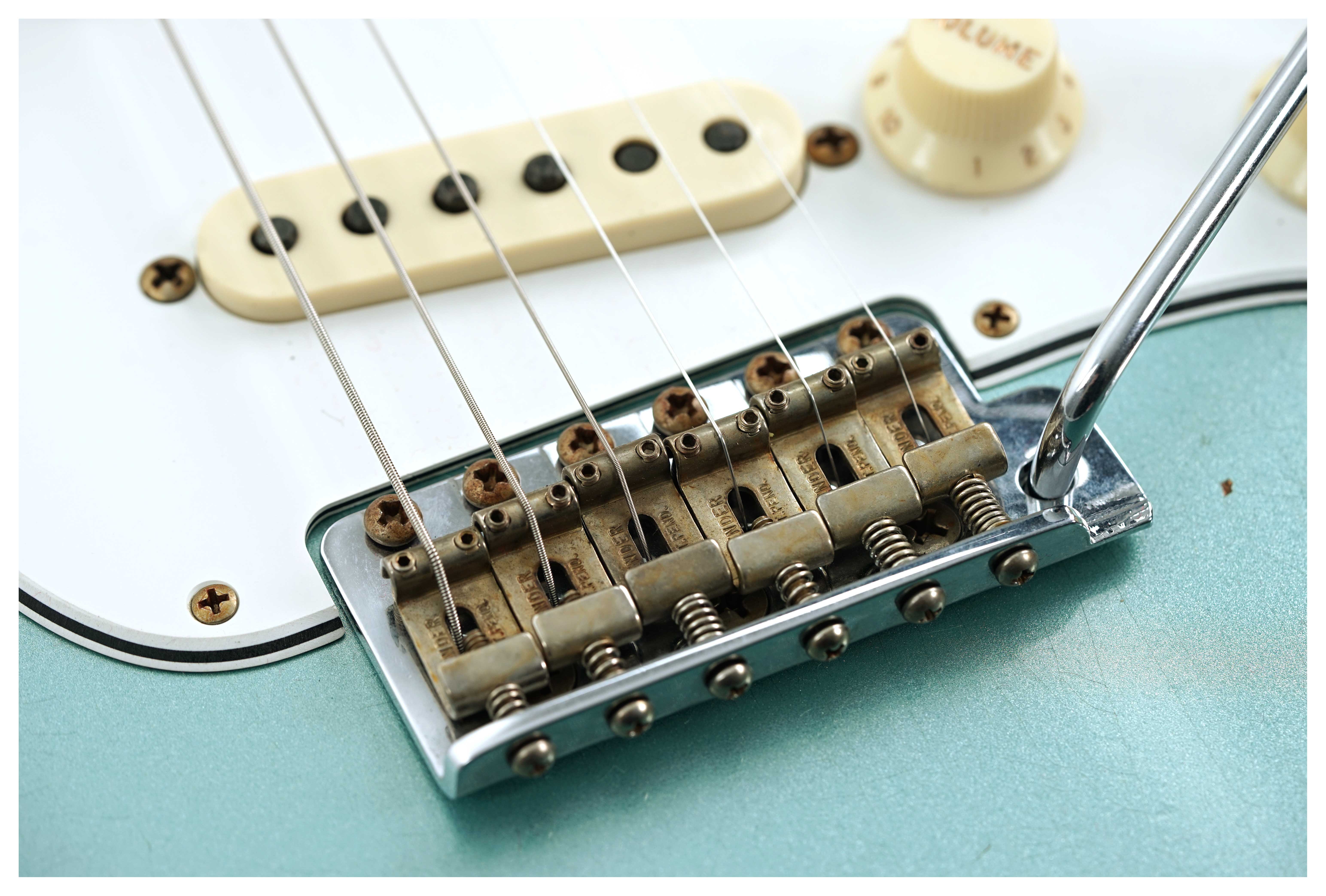 GUITARGUITAR Fender Custom Shop Limited Edition 1965 Stratocaster Journeyman Relic Aged Firemist Silver #CZ583933