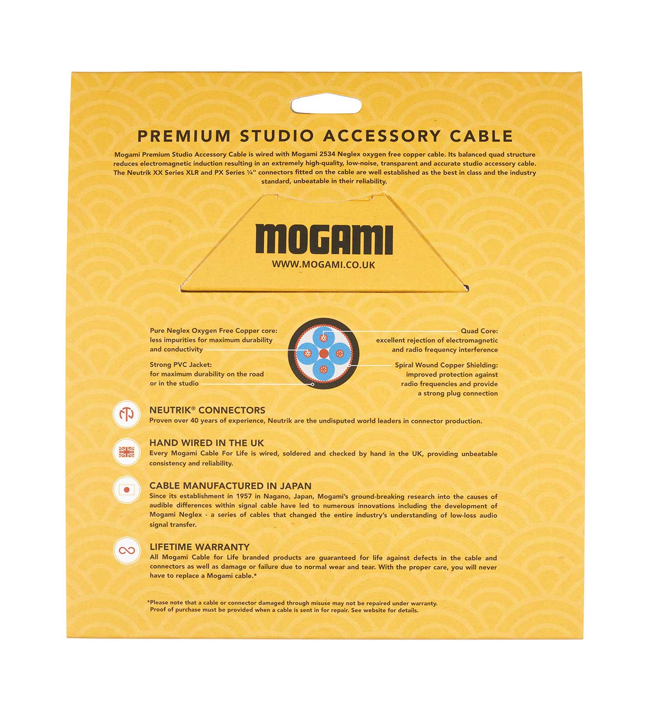 GUITARGUITAR Mogami 5m XLRF - TRS Jack Cable with Neutrik Black and Gold Connectors