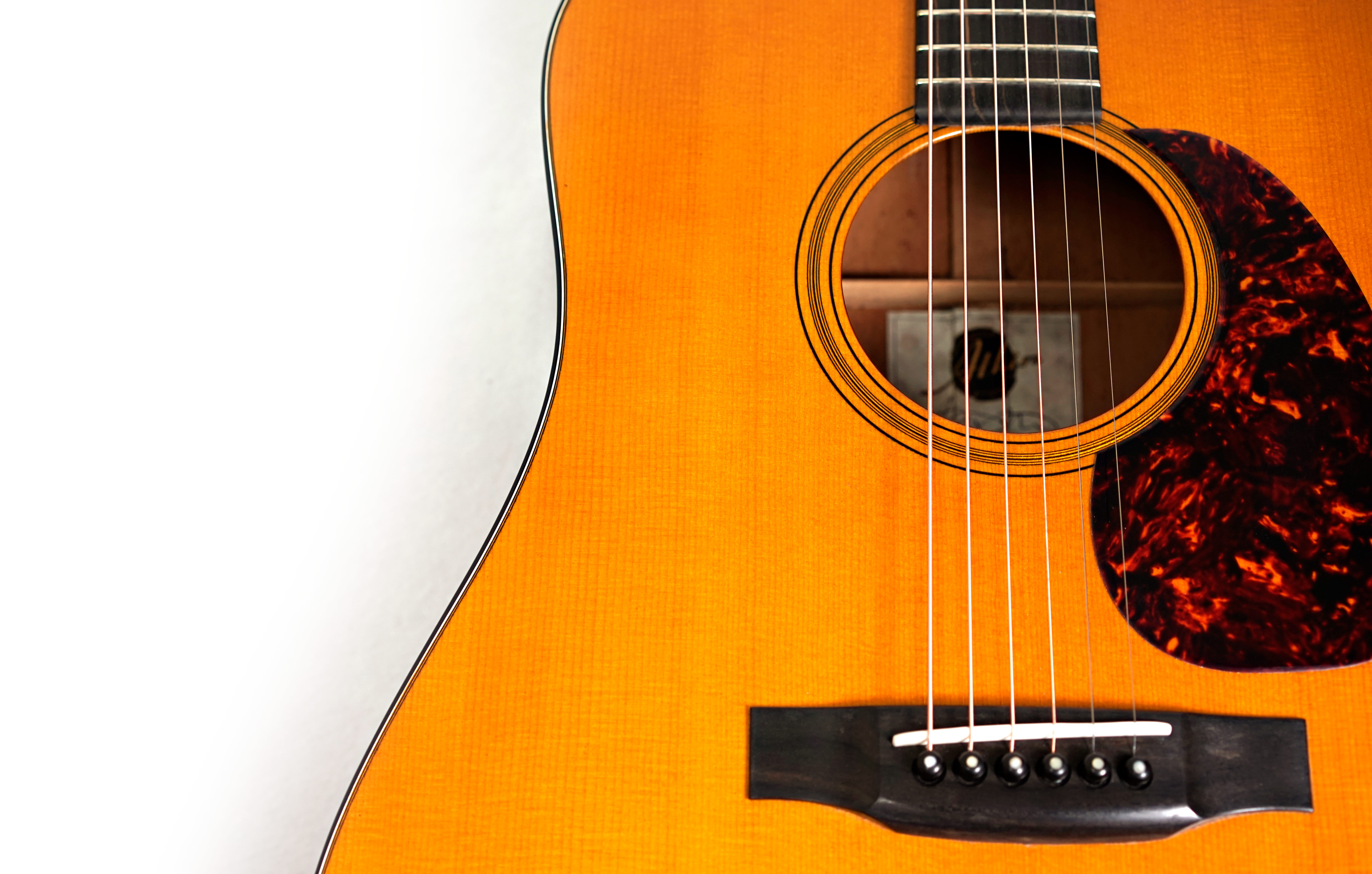 GUITARGUITAR Atkin The Essential D Aged