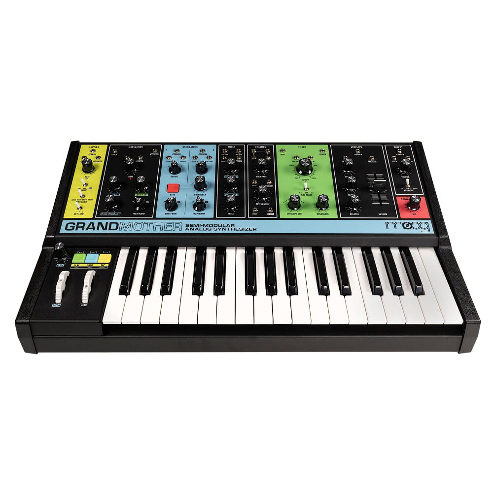 GUITARGUITAR Moog Grandmother Semi-Modular Synth