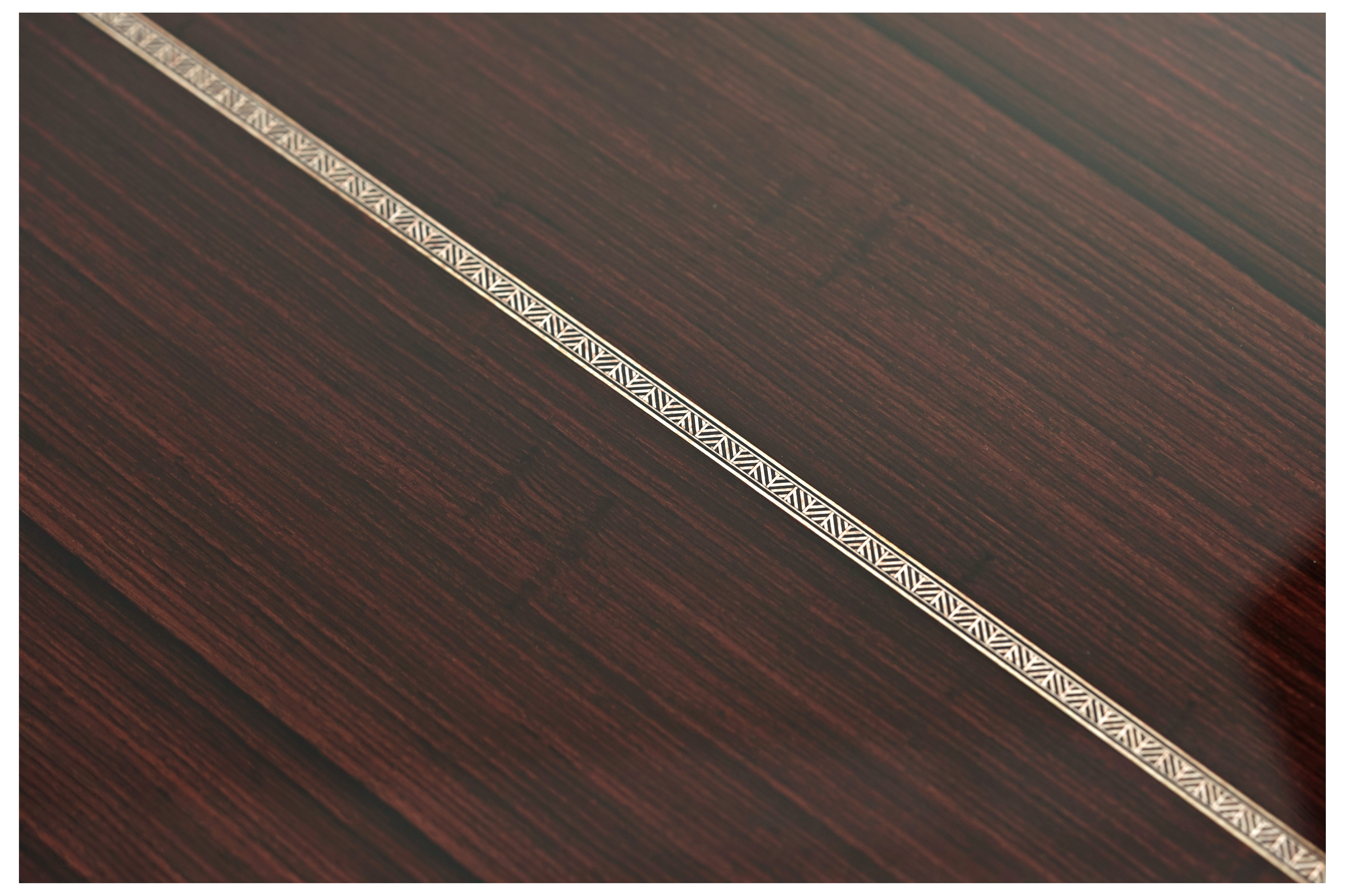 GUITARGUITAR Martin HD12-28 Re-imagined