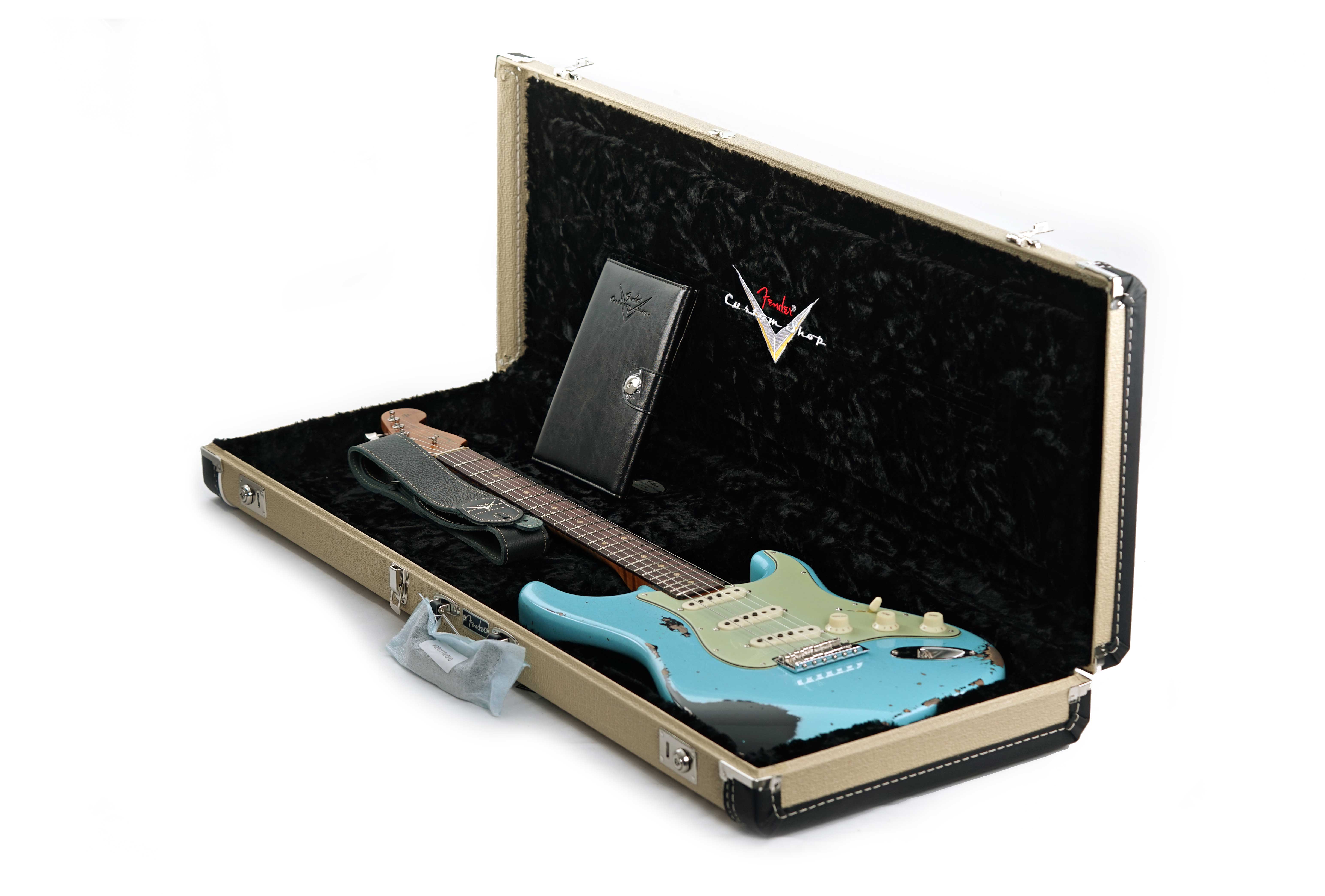 GUITARGUITAR Fender Custom Shop 1963 Stratocaster Heavy Relic with Closet Classic Hardware Daphne Blue Over Black #CZ582547