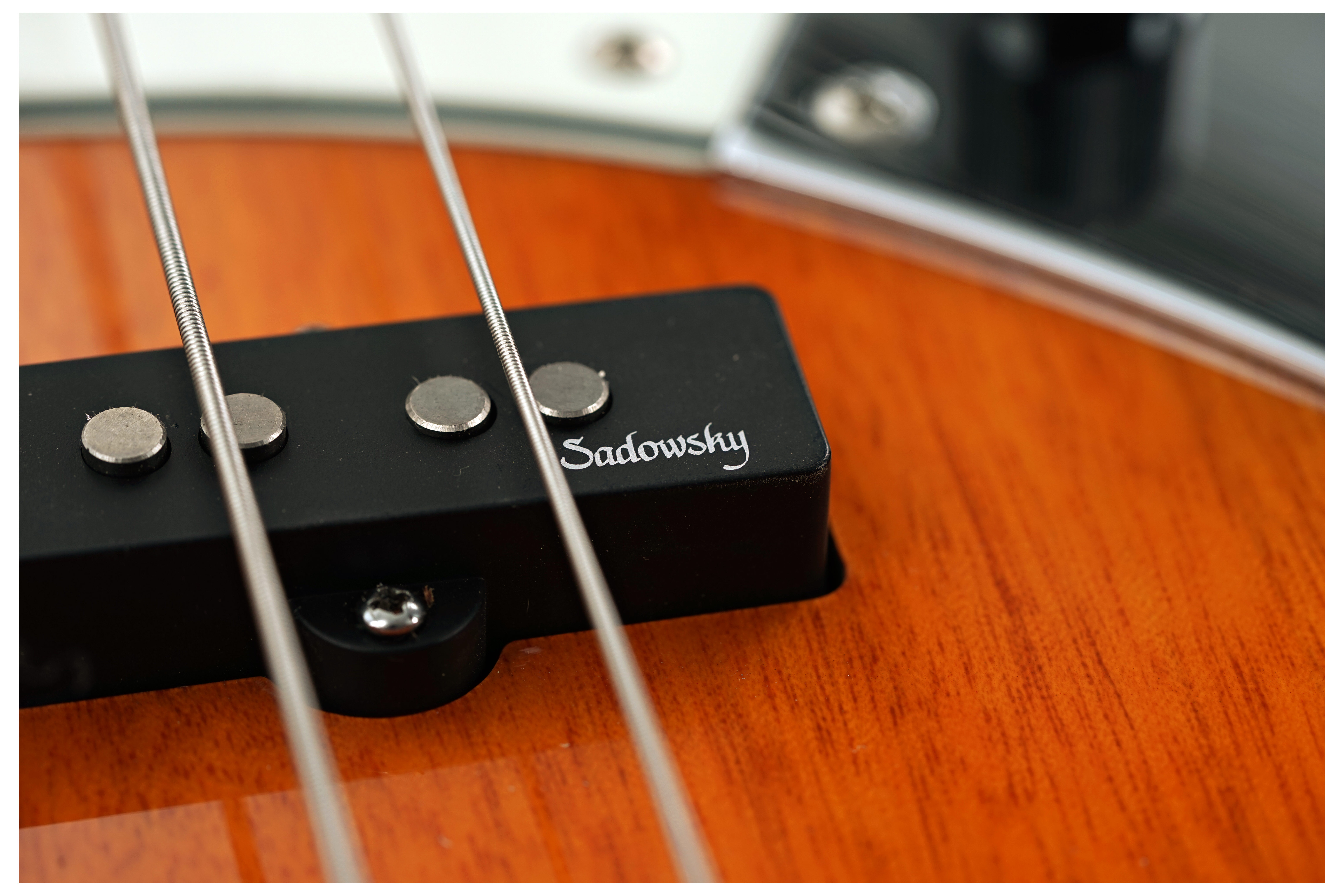 GUITARGUITAR Sadowsky MetroExpress JJ Bass 3 Tone Sunburst