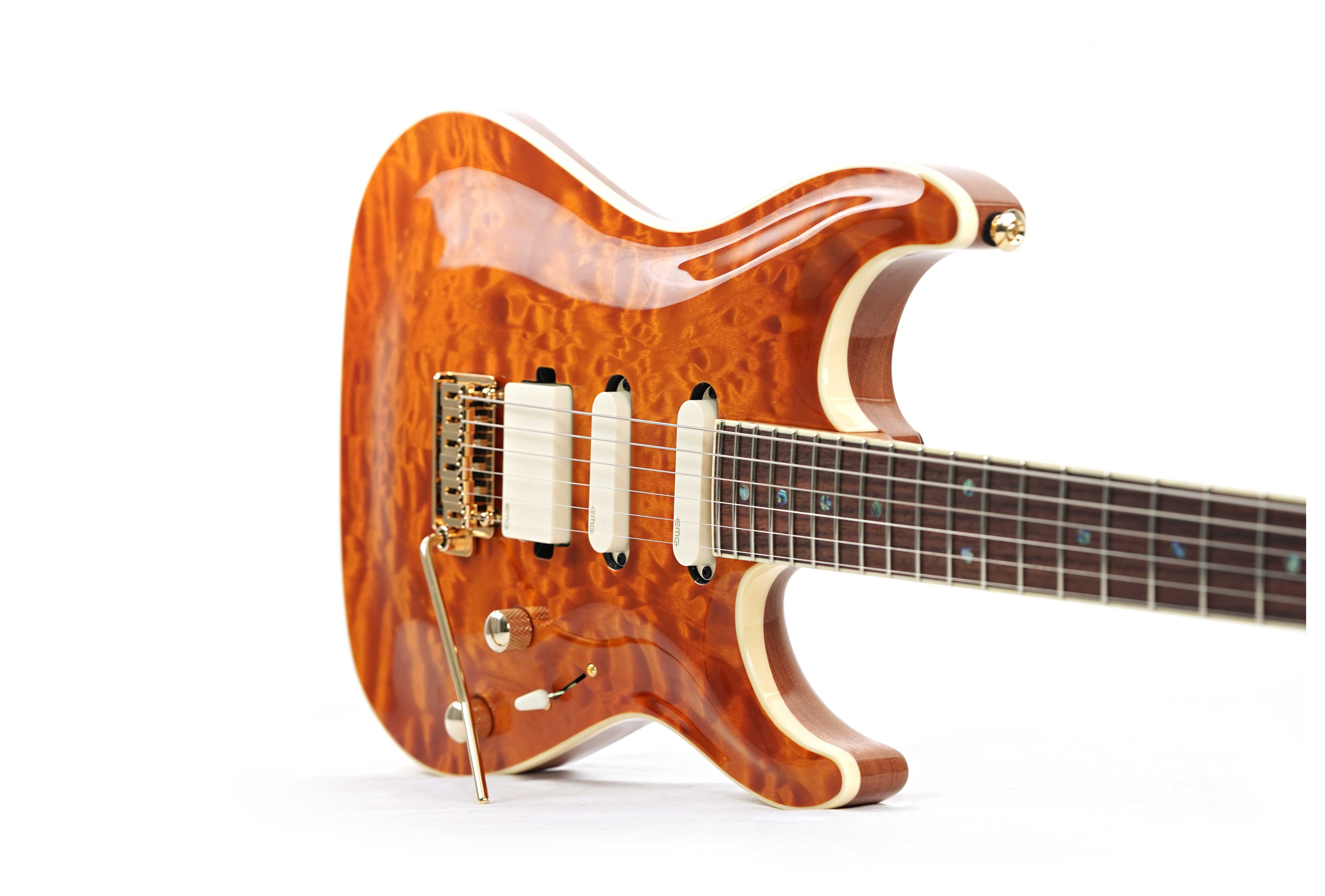 GUITARGUITAR Suhr Custom Standard Carve Top Quilt Trans Caramel