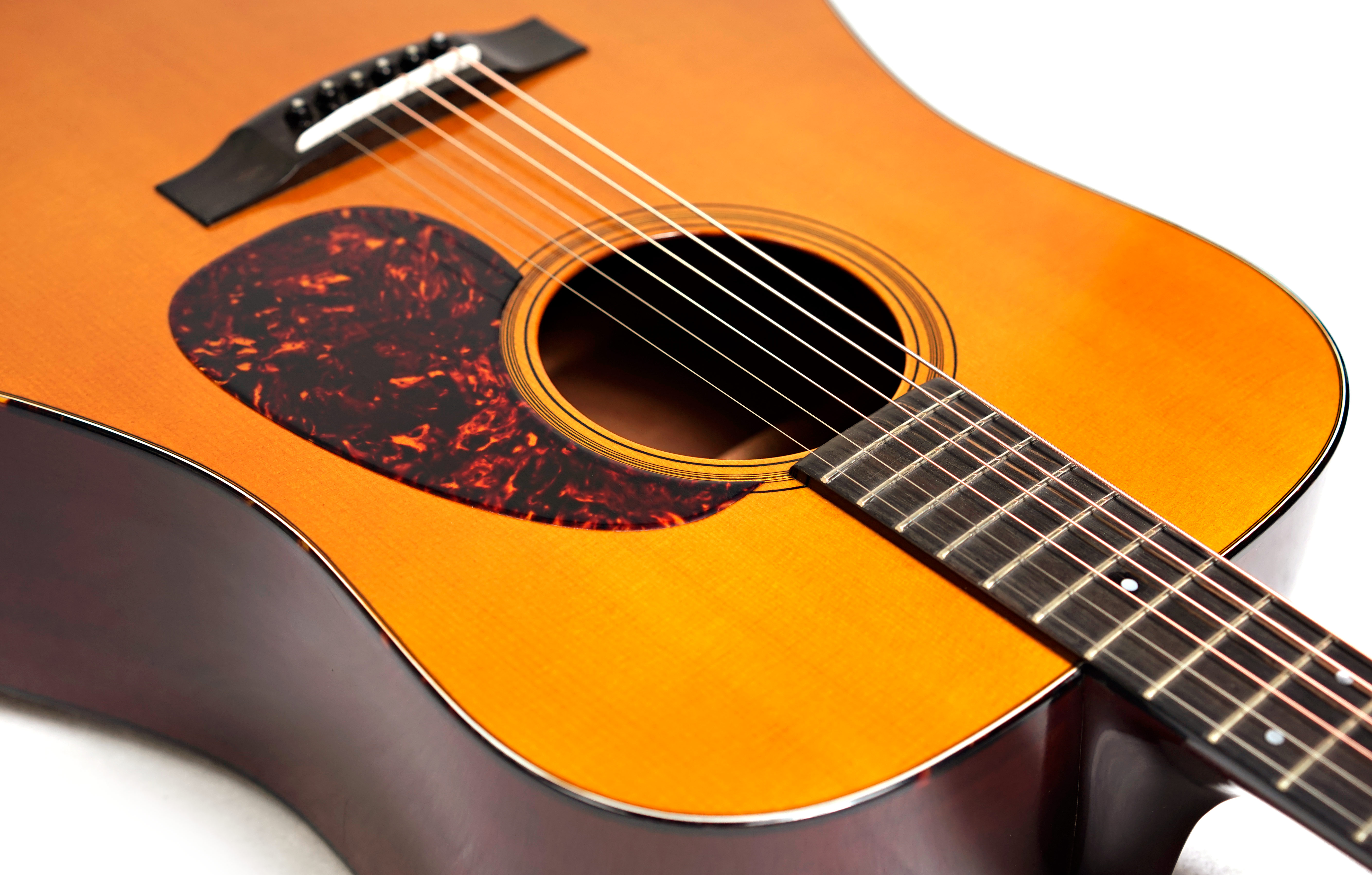 GUITARGUITAR Atkin The Essential D Aged