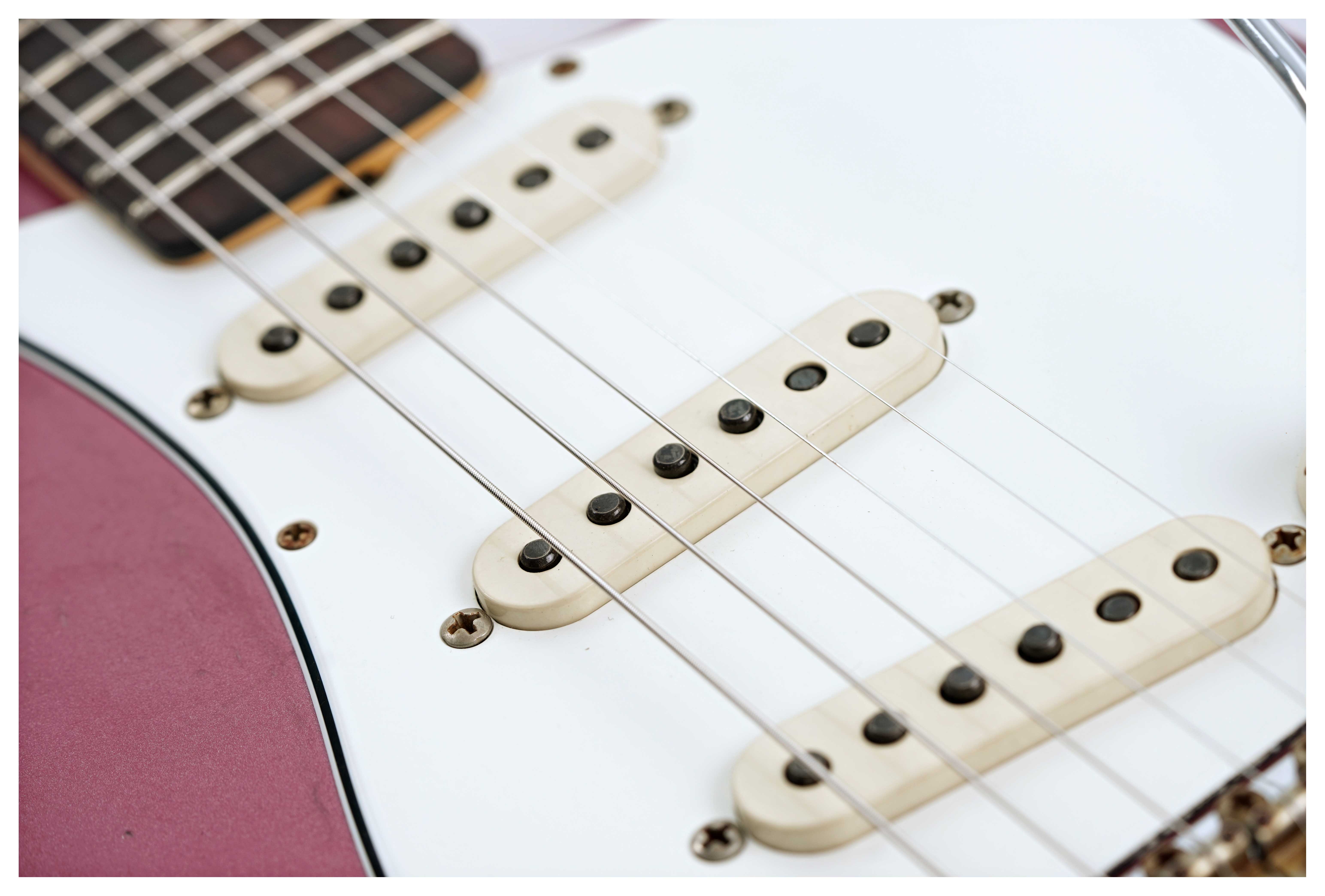 GUITARGUITAR Fender Custom Shop 1962 Stratocaster Journeyman Relic Burgundy Mist Masterbuilt by Austin MacNutt