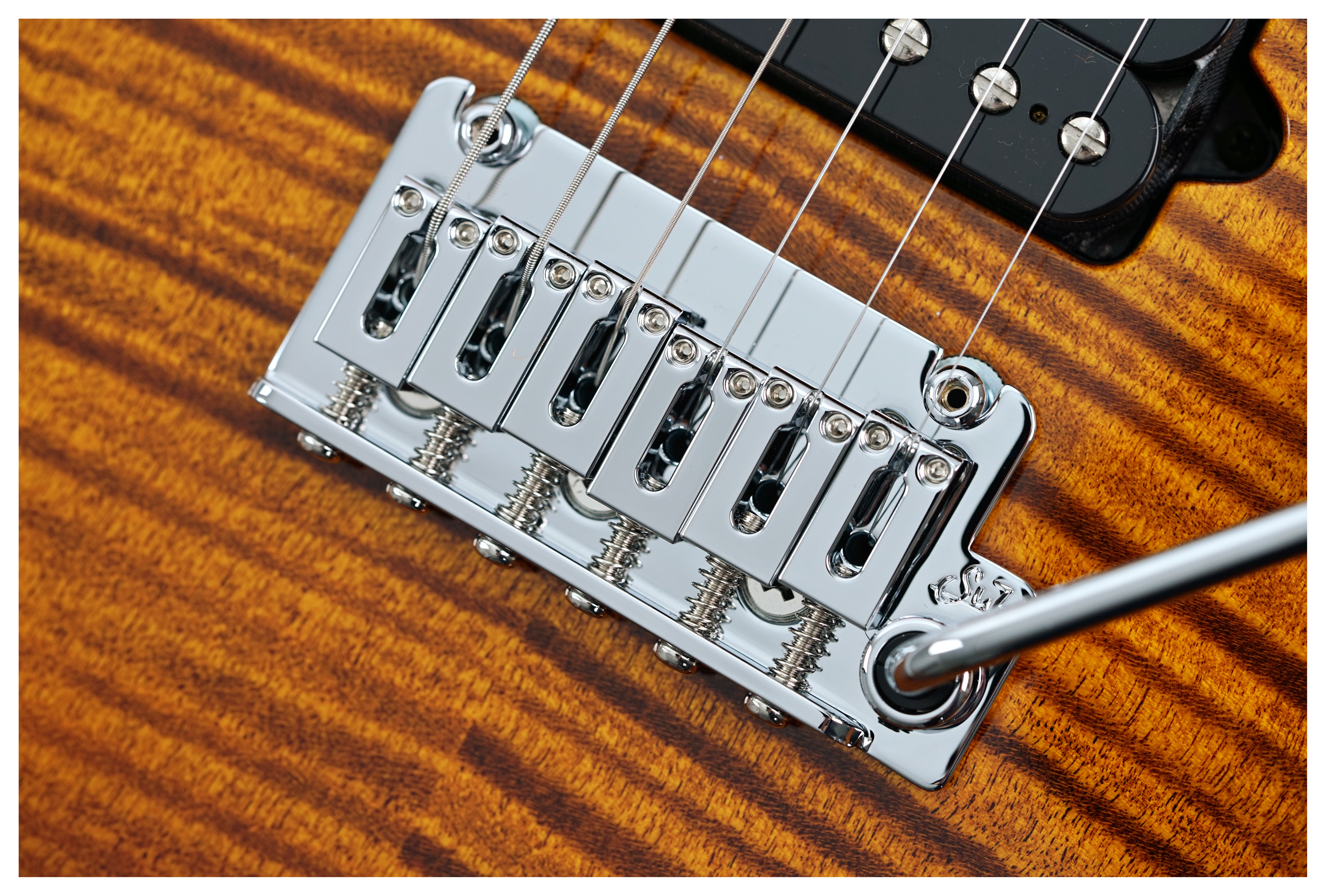 GUITARGUITAR Suhr Modern Plus Bengal Burst Pau Ferro Fingerboard HSH #85671
