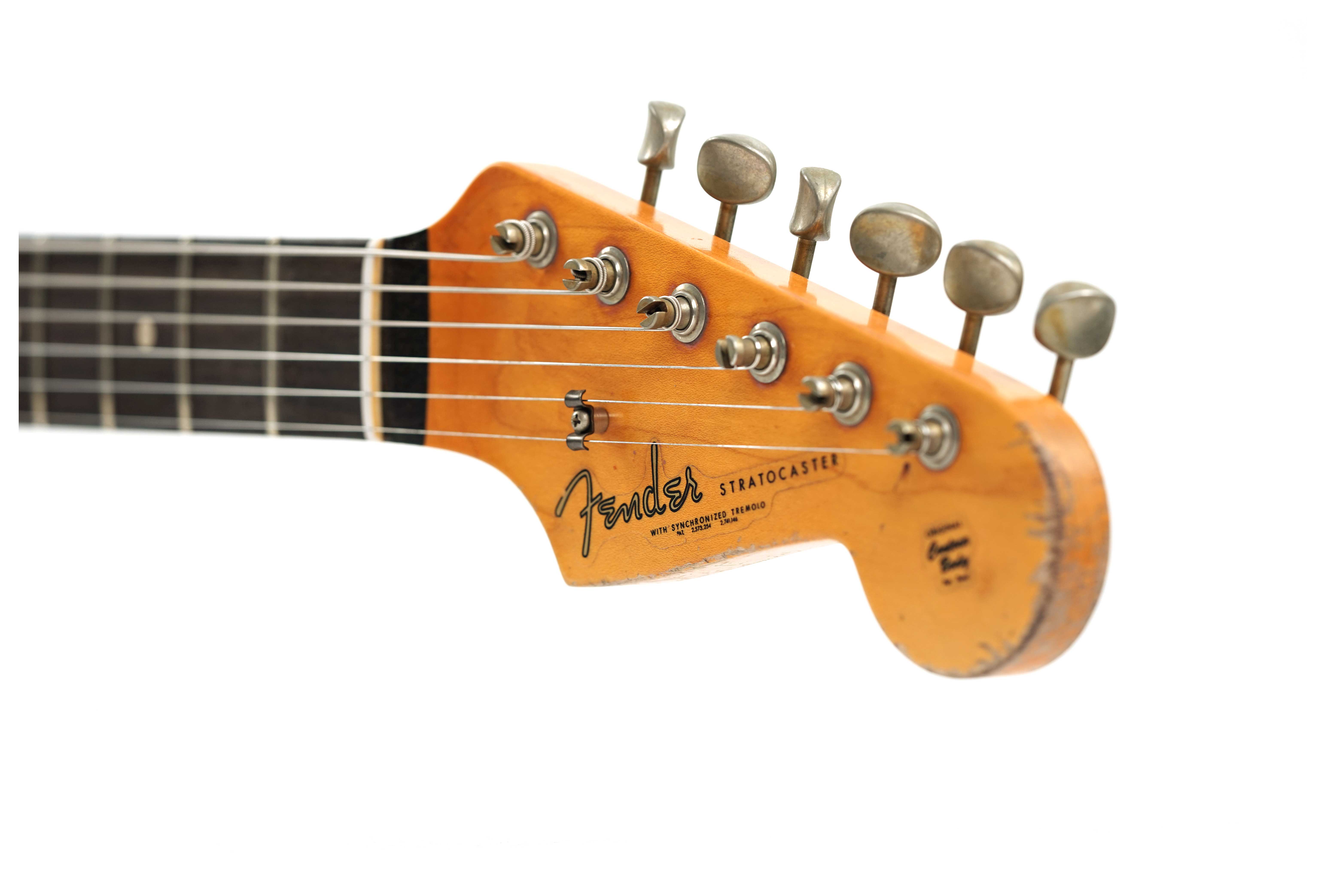 GUITARGUITAR Fender Custom Shop 61 Stratocaster Heavy Relic Black over Desert Sand Rosewood Fingerboard Master Built by Austin MacNutt #R139998