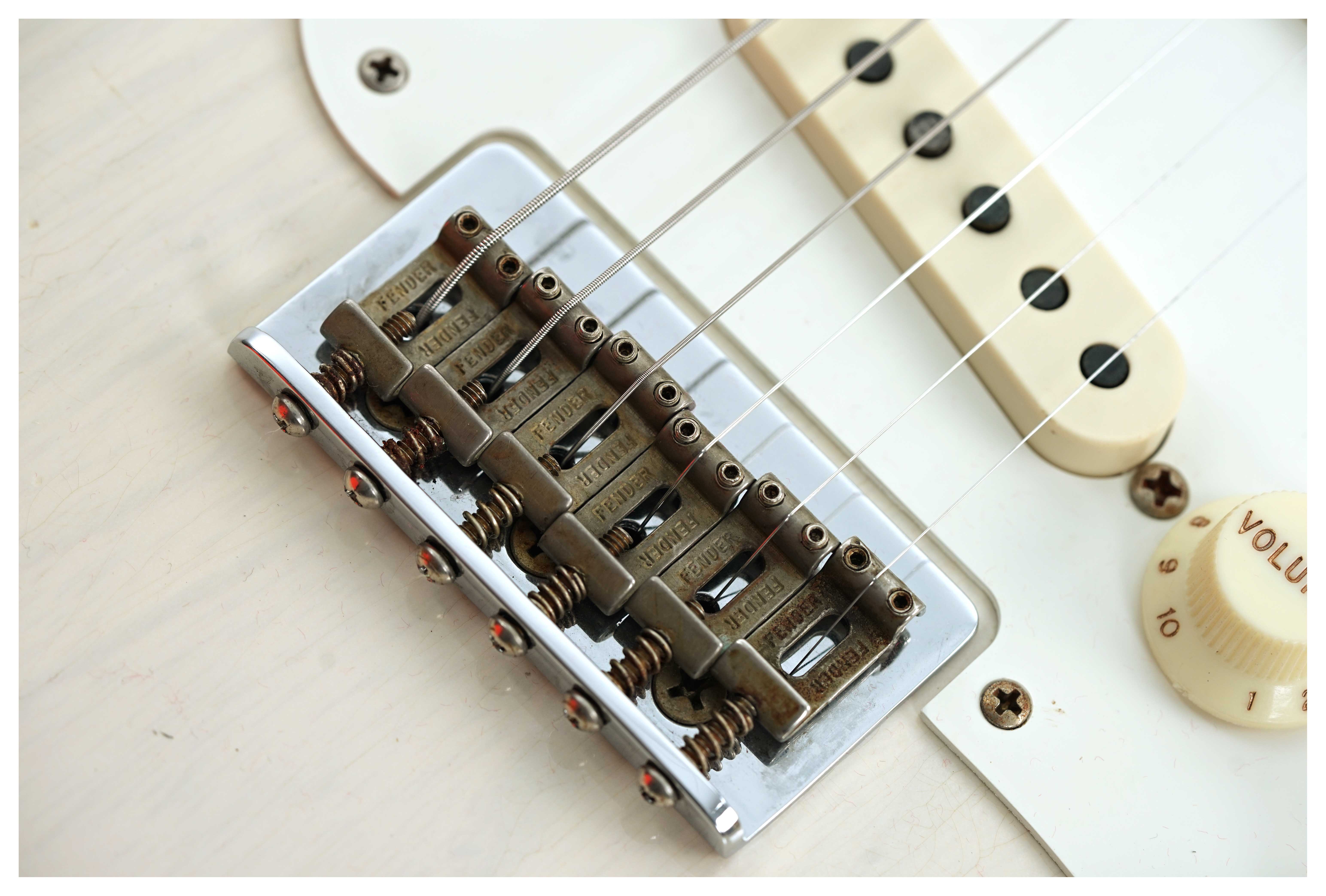 GUITARGUITAR Fender Custom Shop Limited Edition Red Hot Hardtail Stratocaster Heavy Relic Aged White Blonde #CZ579291