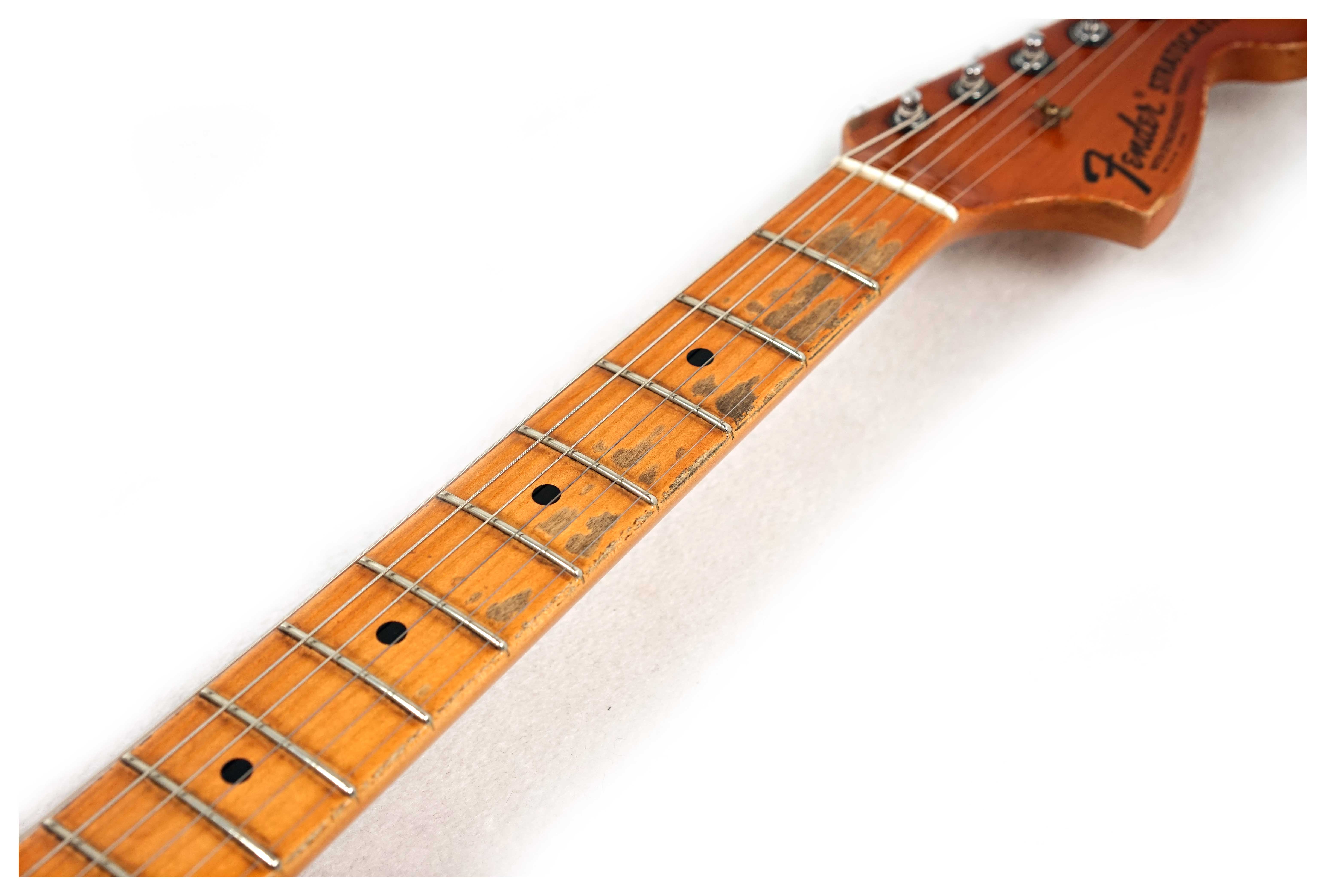 GUITARGUITAR Fender Custom Shop '69 Stratocaster Relic Black Over Purple Paisley Maple Fingerboard Masterbuilt by Dale Wilson (Pre-Owned)