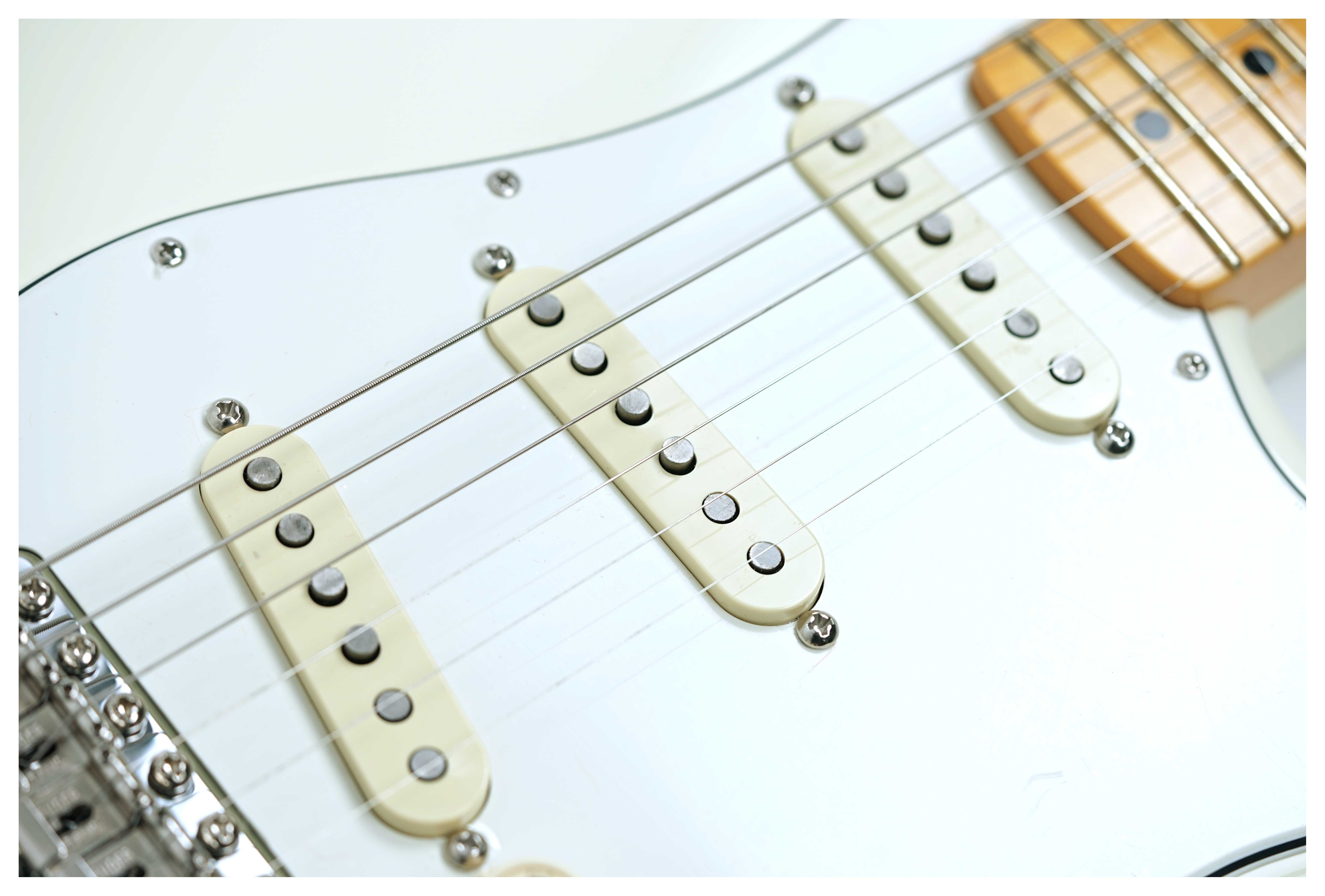 GUITARGUITAR Fender guitarguitar Exclusive American Vintage II 73 Stratocaster Maple Fingerboard Olympic White #V16456