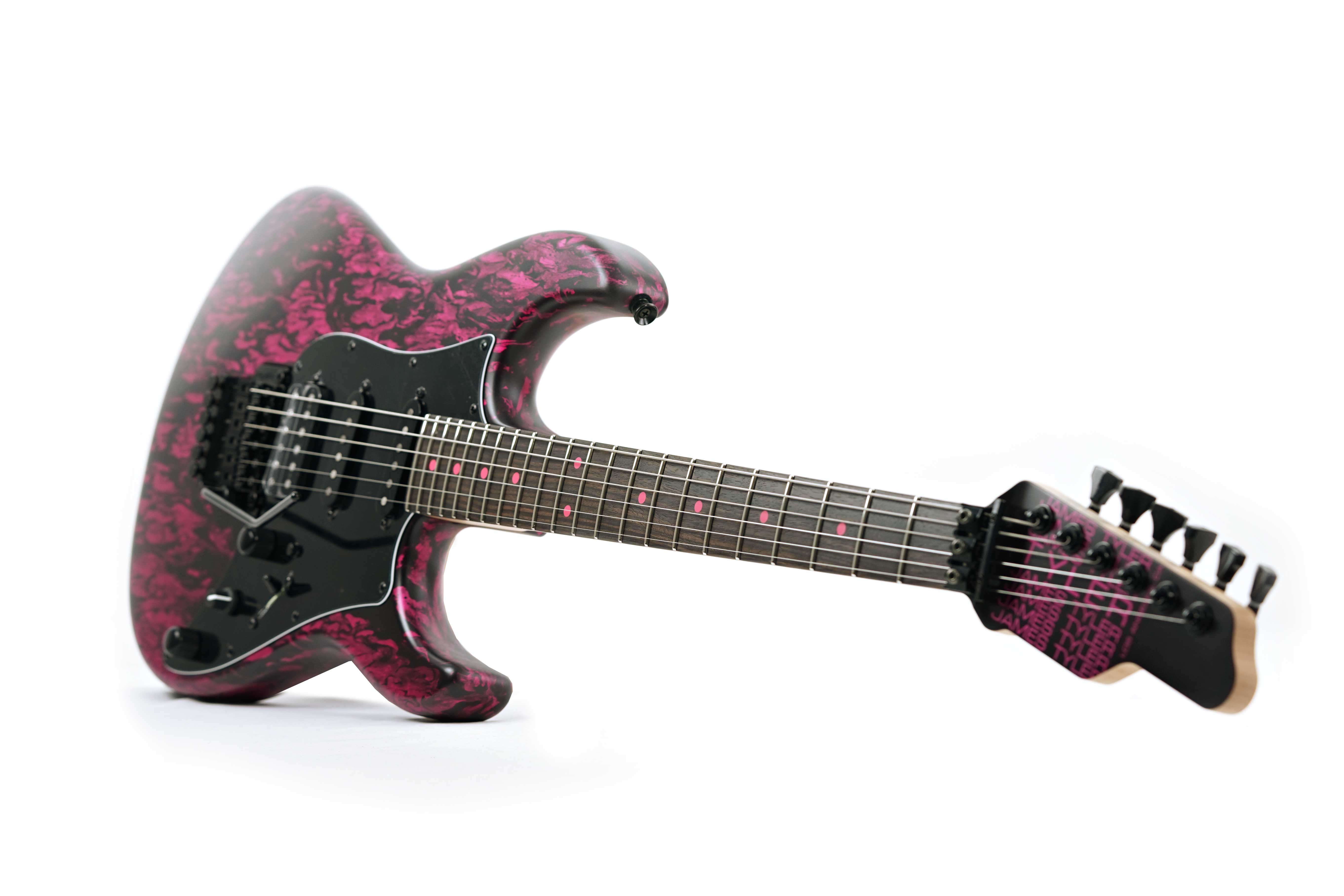 GUITARGUITAR Tyler USA Studio Elite HD See thru Fuchsia Tint