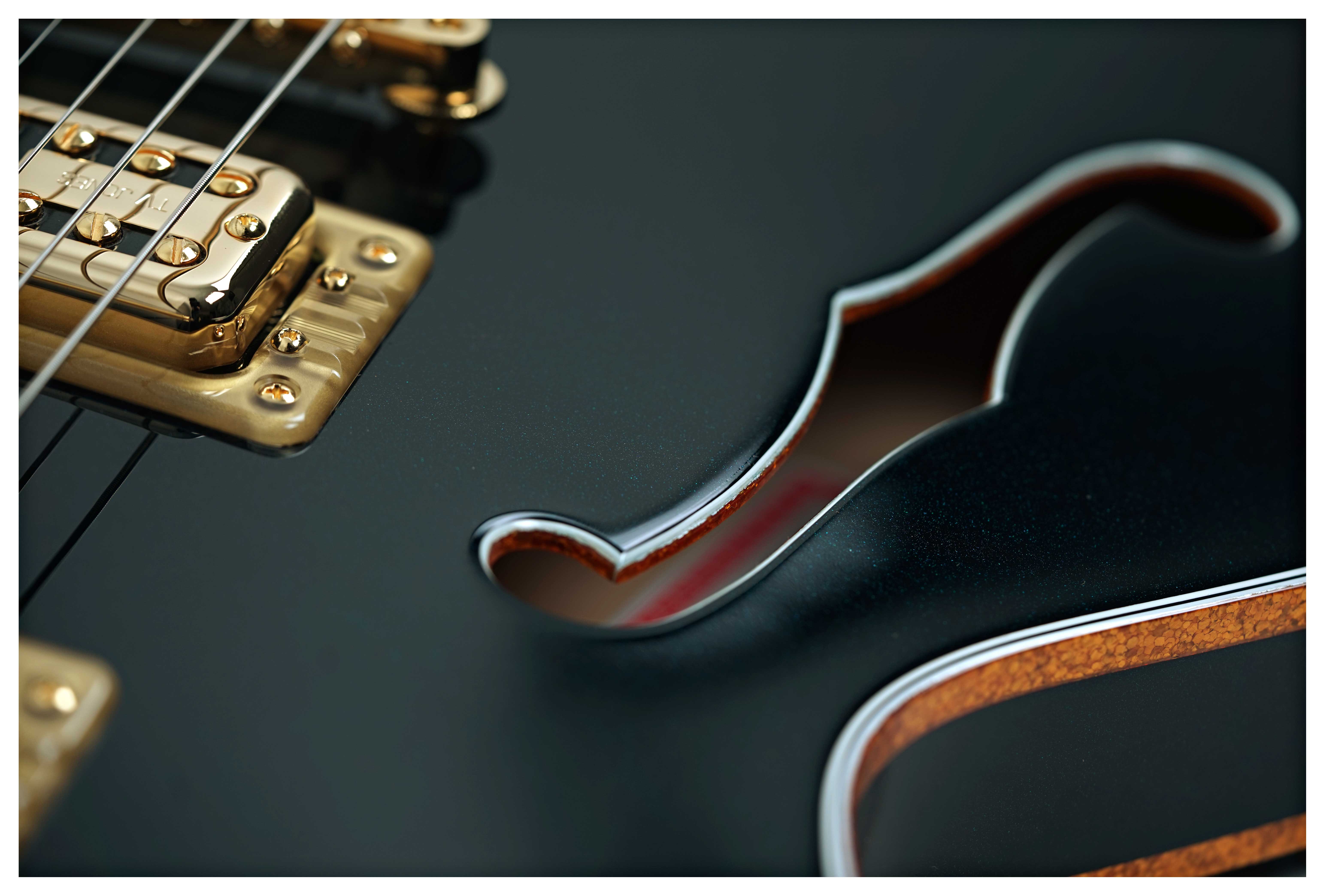 GUITARGUITAR Gretsch Falcon Center Block Limited Edition Double-Cut with Bigsby Midnight Sapphire #JT25051482