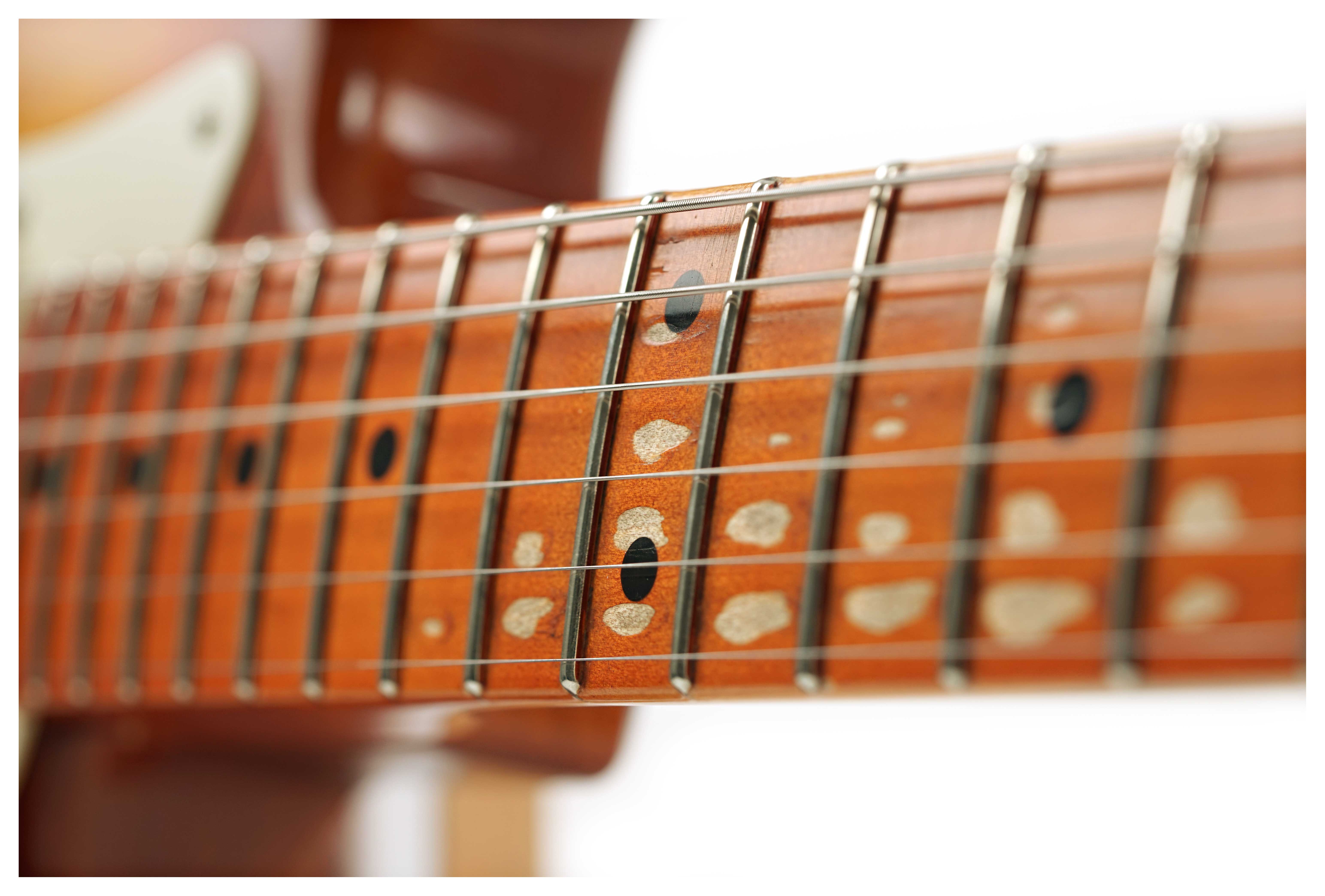 GUITARGUITAR Fender Custom Shop 1956 Stratocaster Journeyman Relic Transparent 3 Tone Sunburst Masterbuilt by Levi Perry #CZ565540