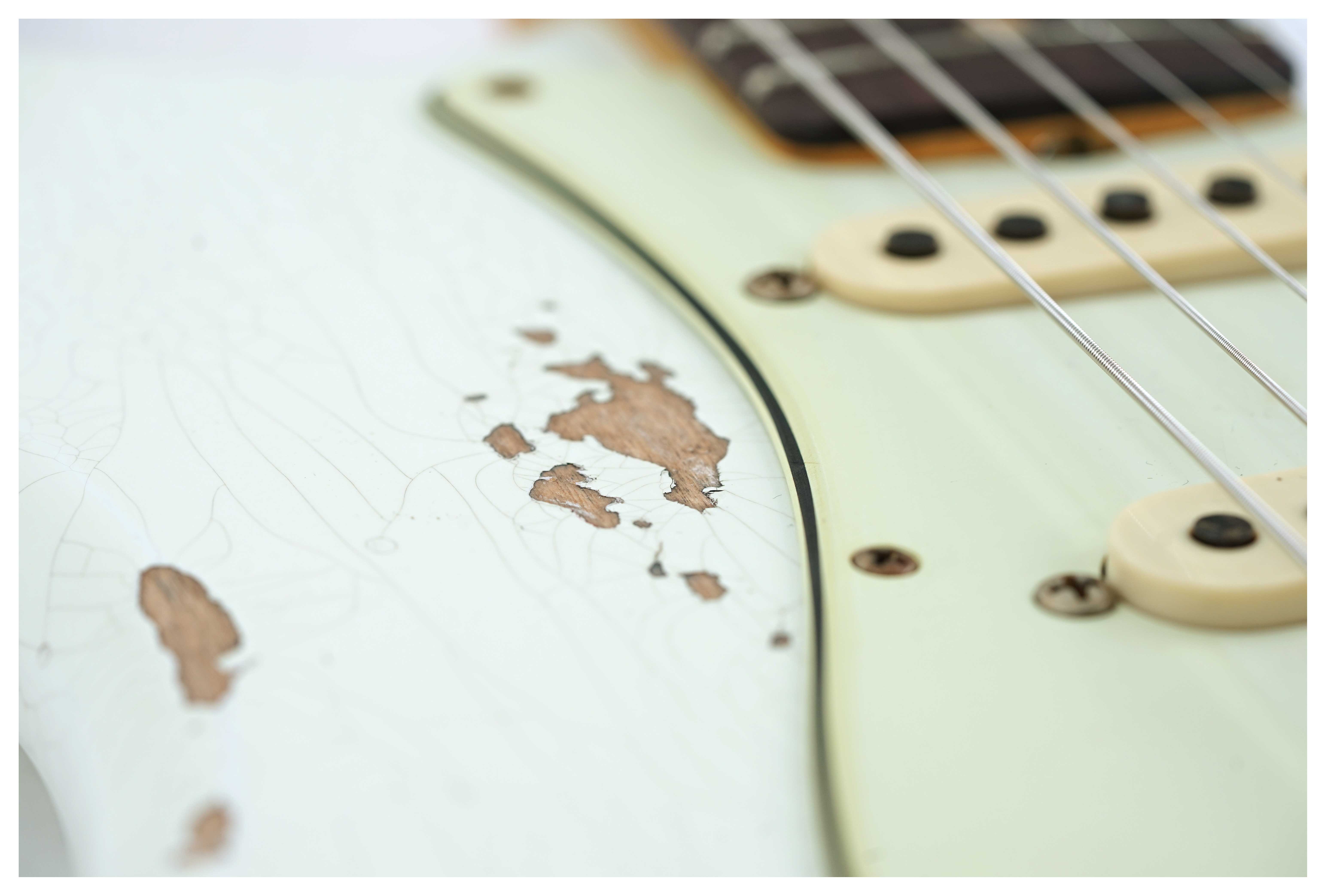 GUITARGUITAR Fender Custom Shop Limited Edition 1964 L-Series Stratocaster Heavy Relic Olympic White