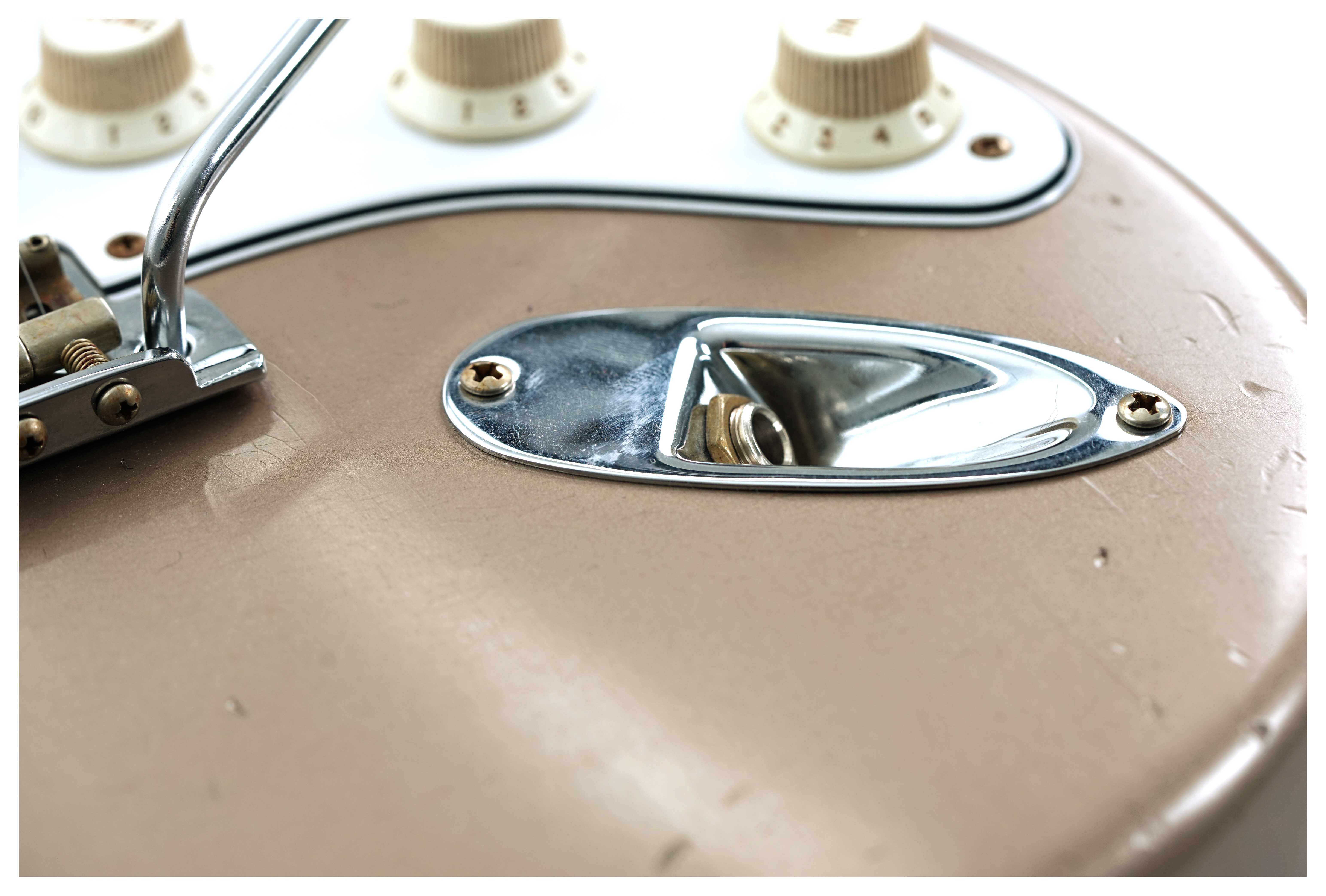 GUITARGUITAR Fender Custom Shop 1962 Stratocaster Journeyman Relic Shoreline Gold Masterbuilt by Austin MacNutt