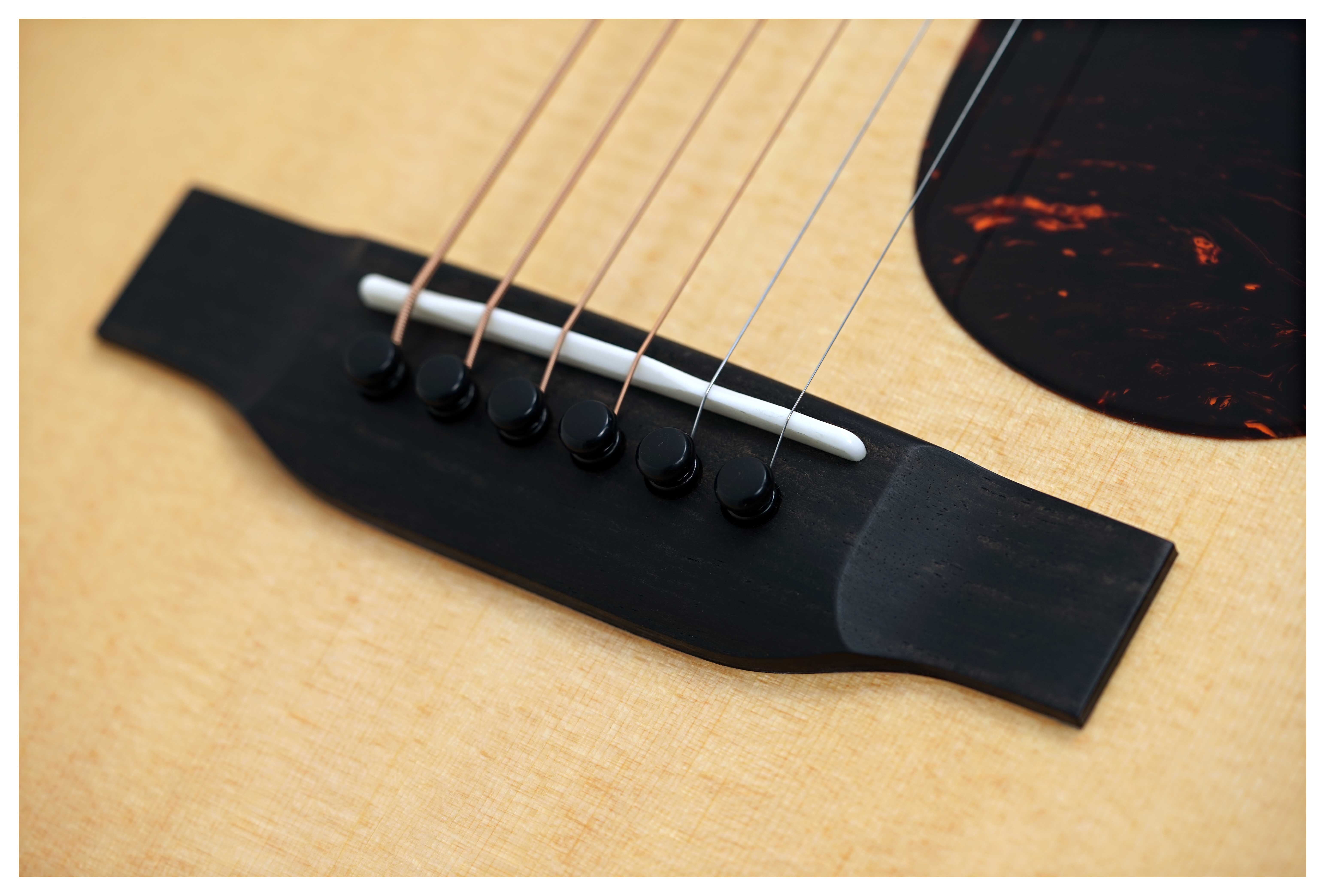 GUITARGUITAR Martin Custom Shop 012-18 Solid Headstock