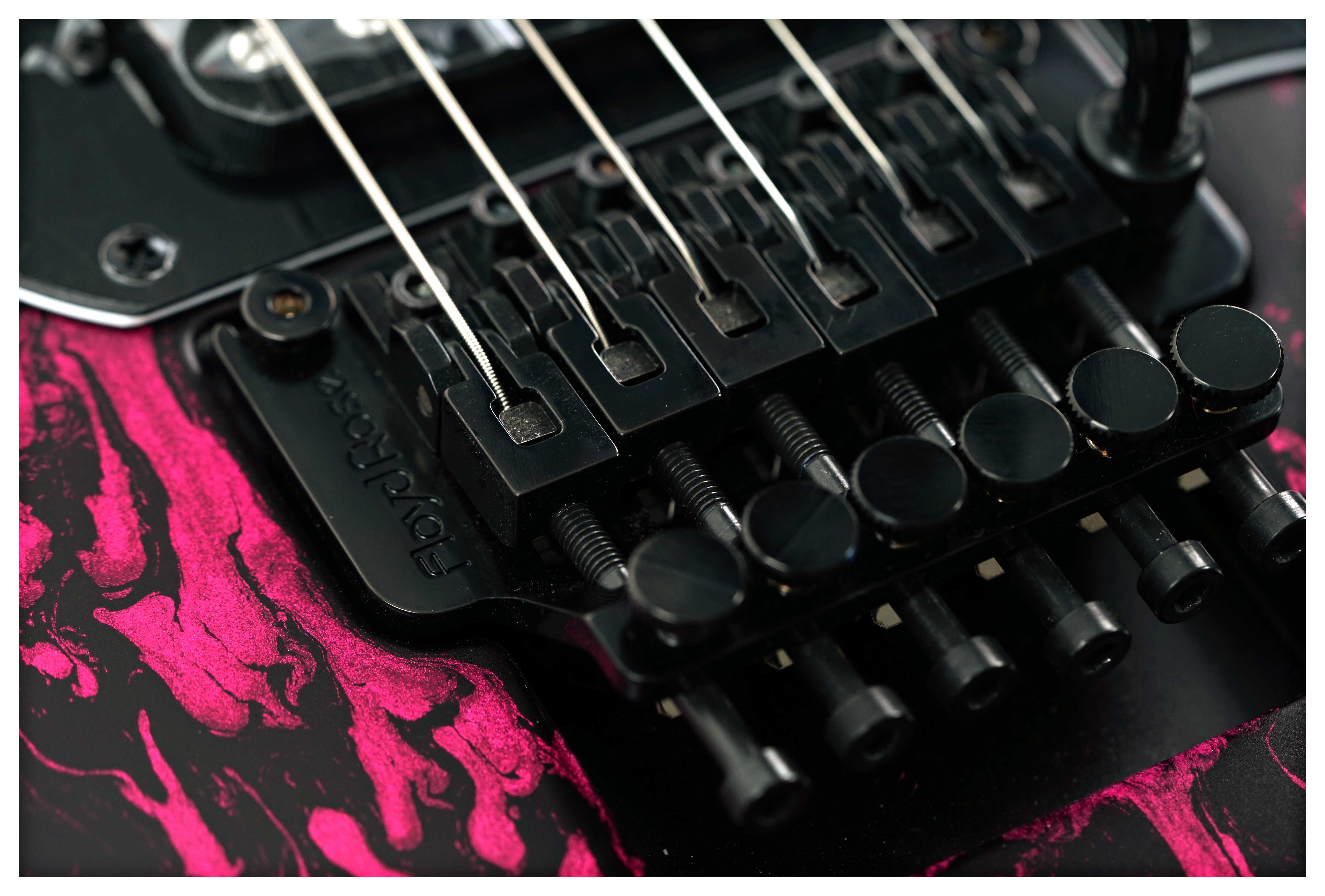 GUITARGUITAR Tyler USA Studio Elite HD See thru Fuchsia Tint