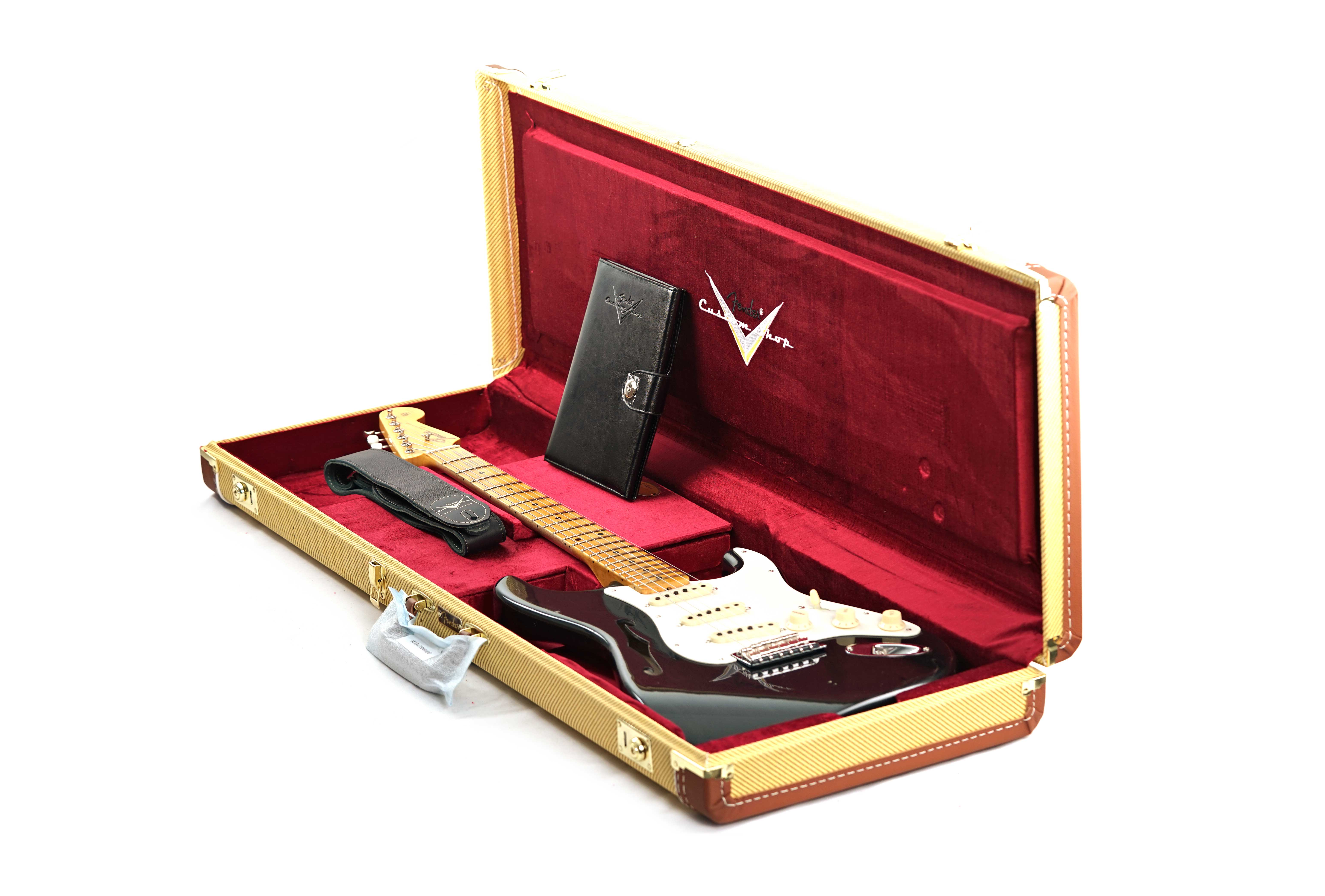 GUITARGUITAR Fender Custom Shop Postmodern Stratocaster Journeyman with Closet Classic Hardware Aged Metallic Charcoal Black #XN16577