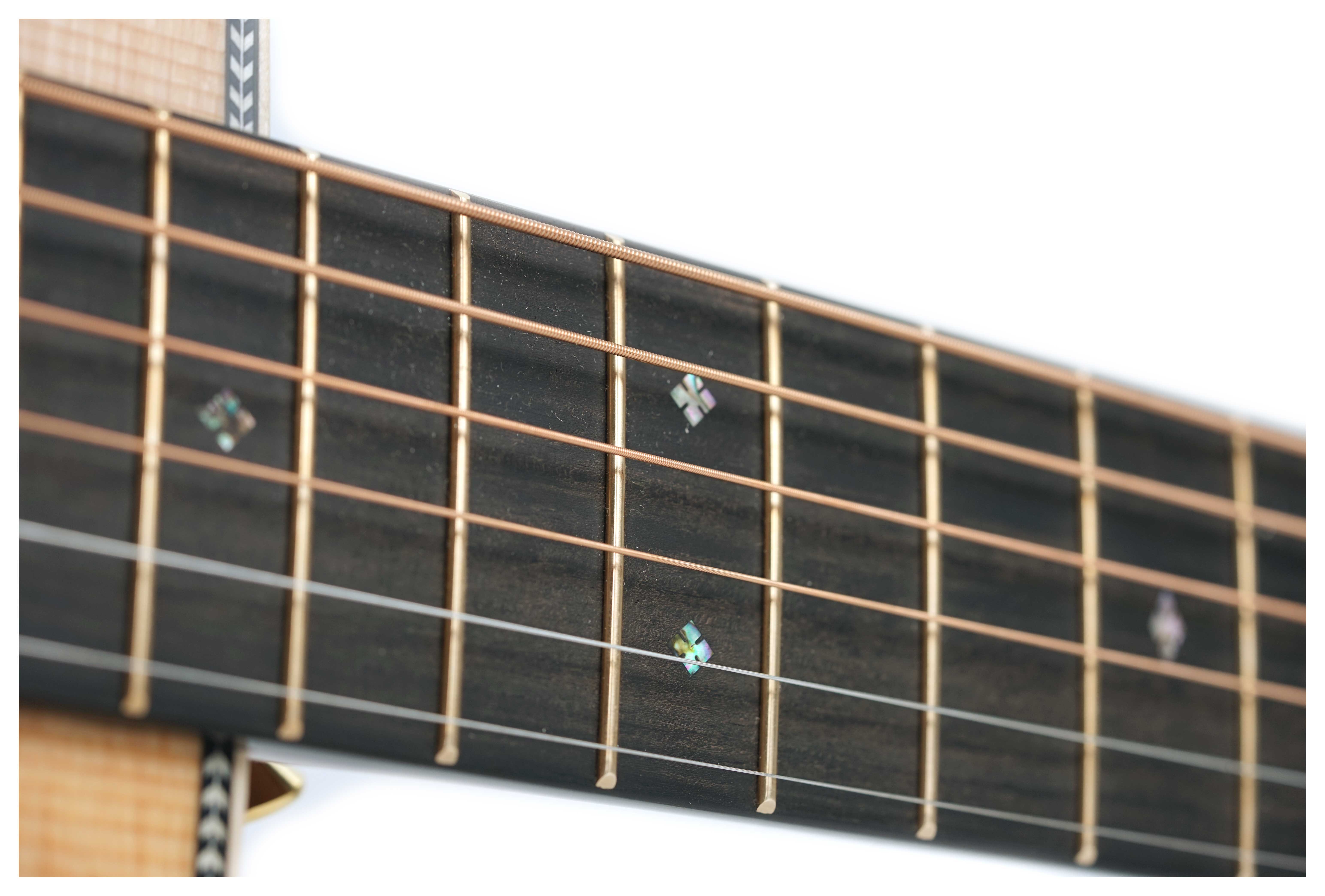 GUITARGUITAR Martin 00028E Modern Deluxe