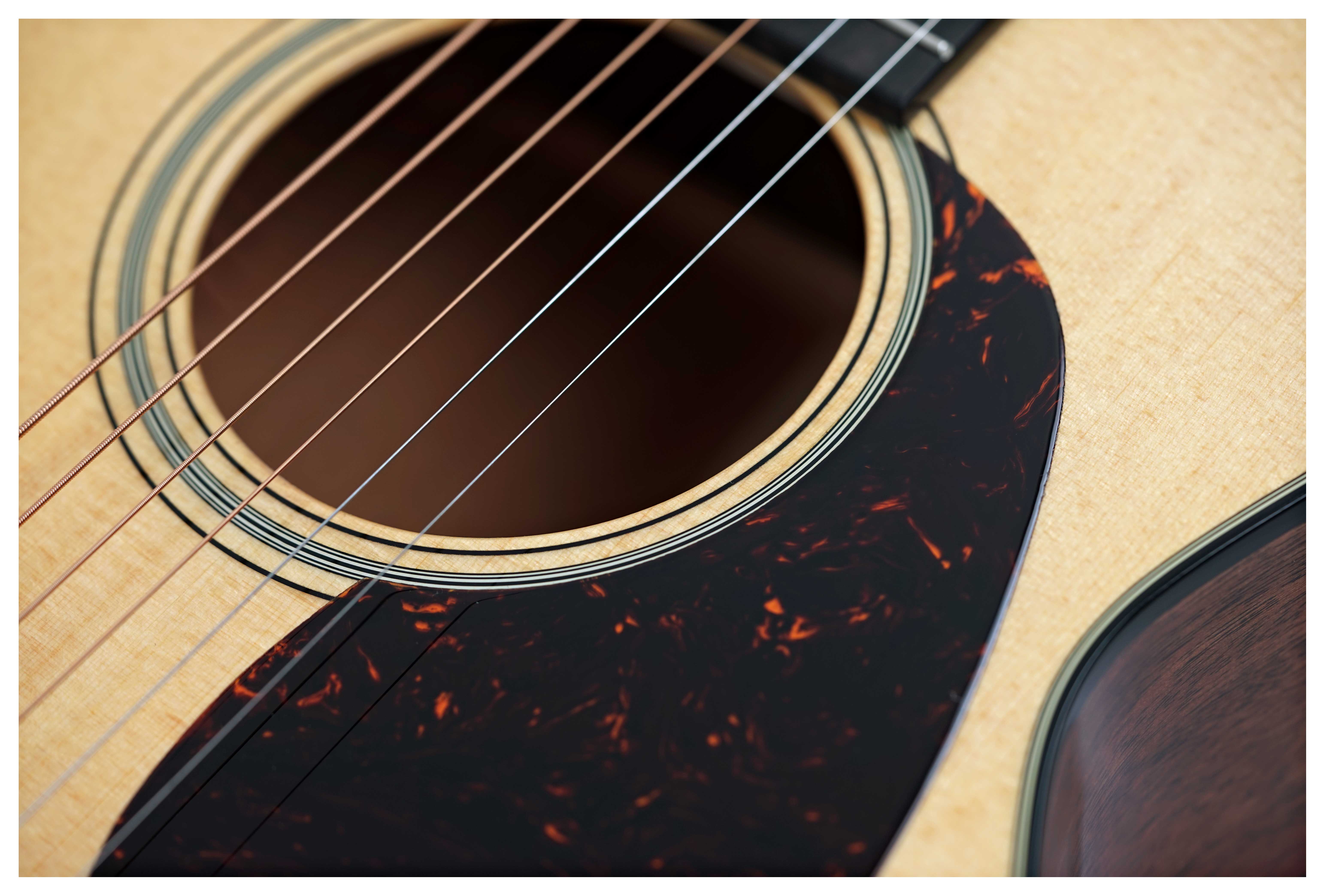 GUITARGUITAR Martin Custom Shop 012-18 Solid Headstock