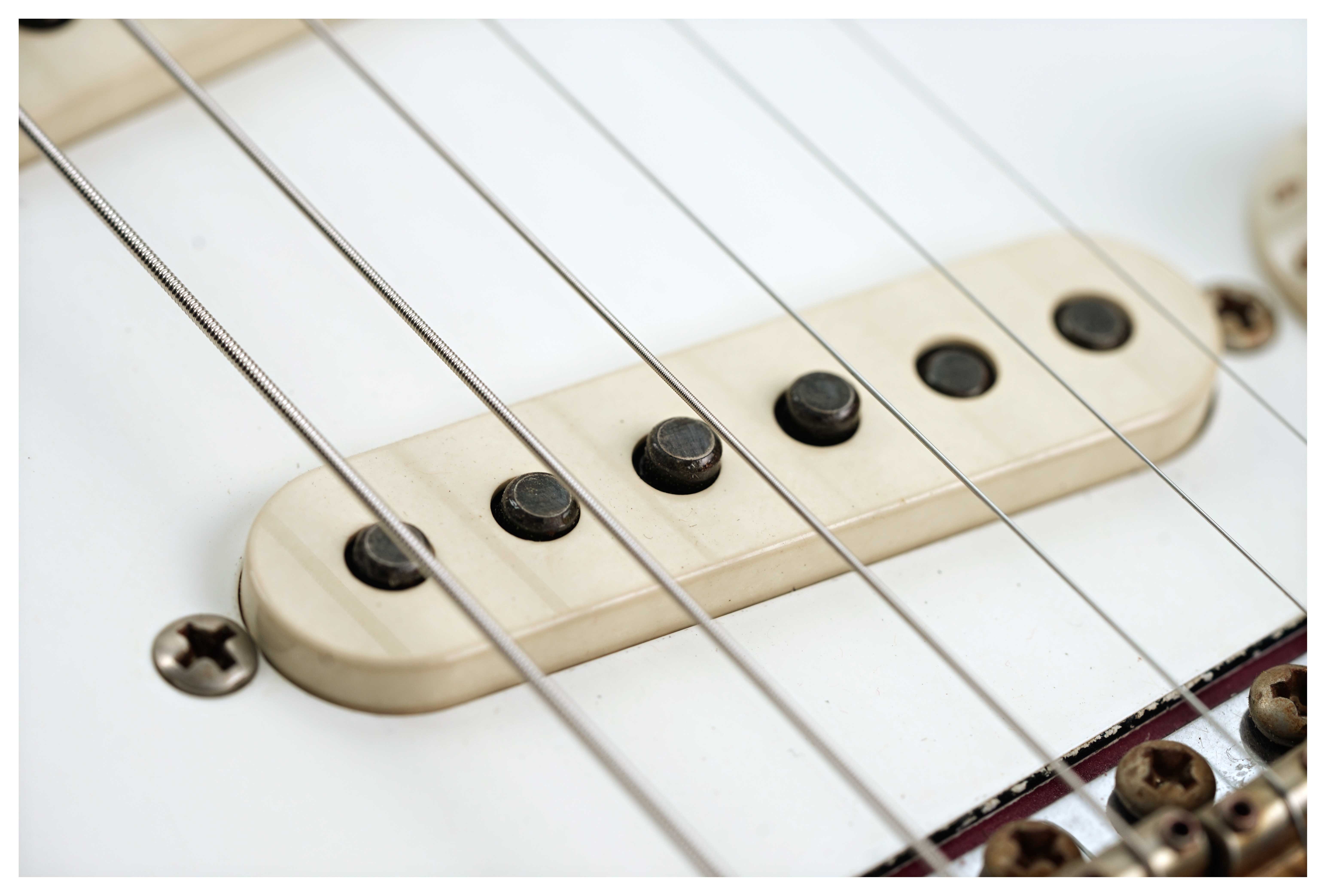 GUITARGUITAR Fender Custom Shop 1962 Stratocaster Journeyman Relic Burgundy Mist Masterbuilt by Austin MacNutt