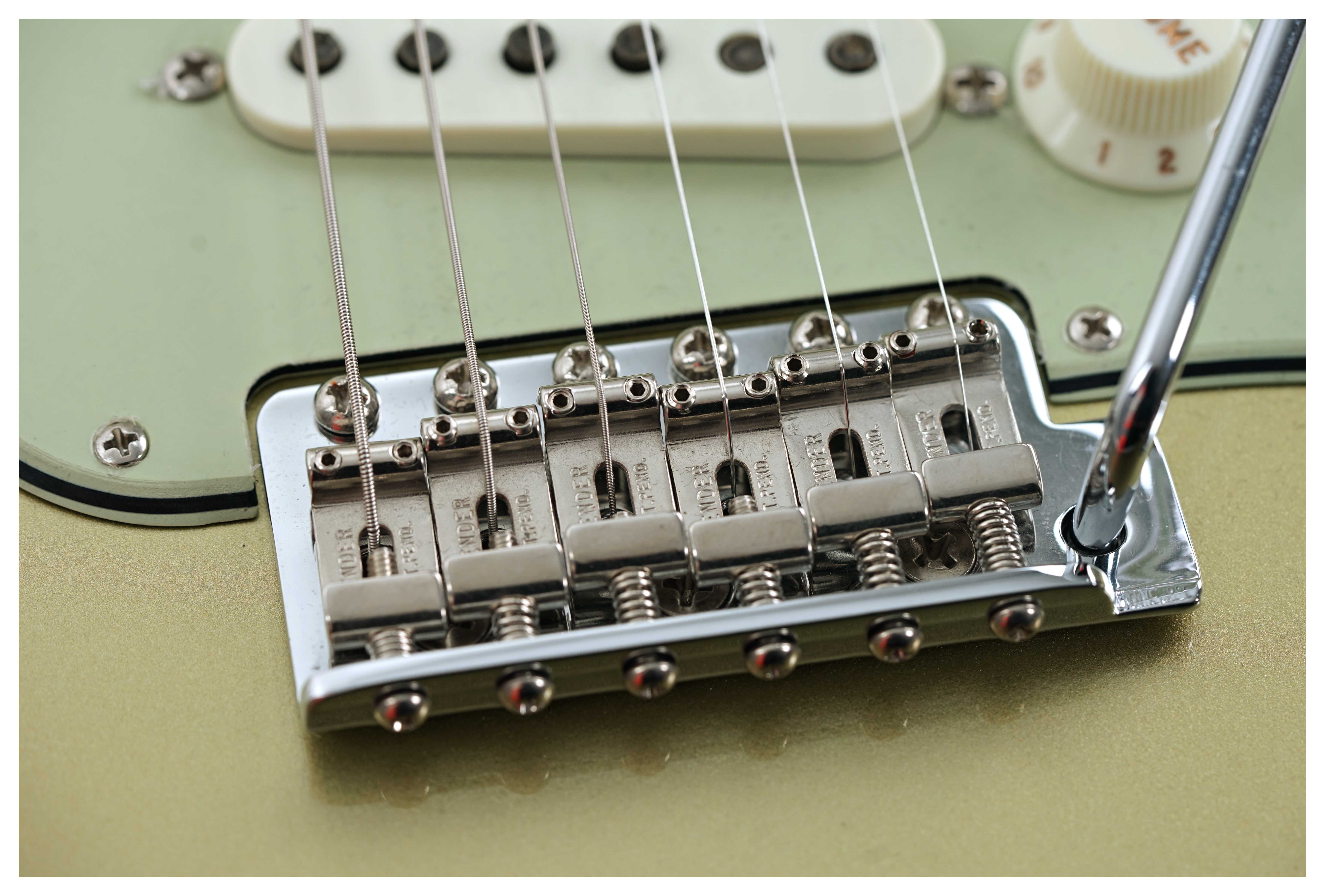 GUITARGUITAR Fender Custom Shop Johnny A. Signature Stratocaster Lydian Gold Metallic #JA0126