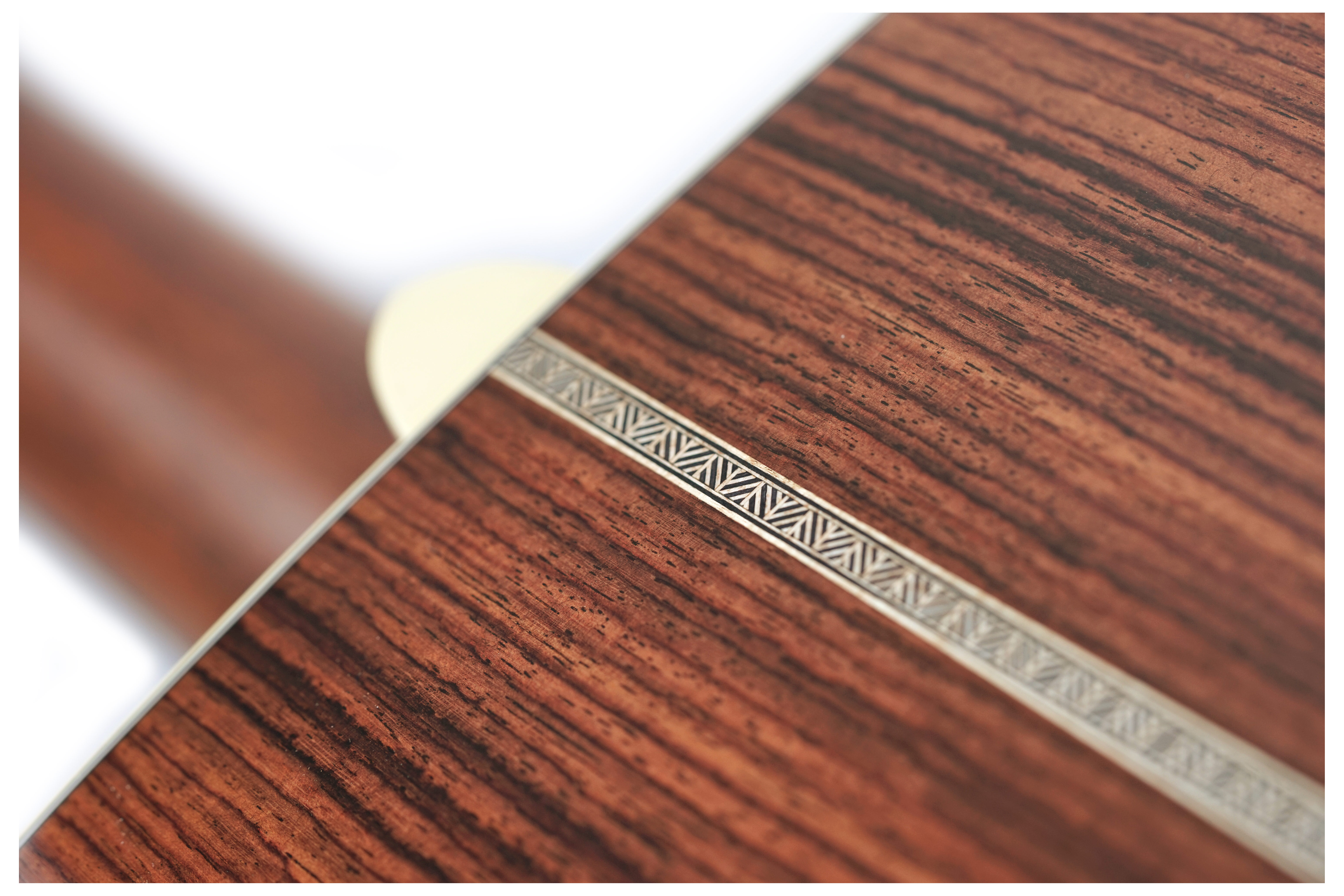GUITARGUITAR Martin HD28 Ambertone Re-imagined