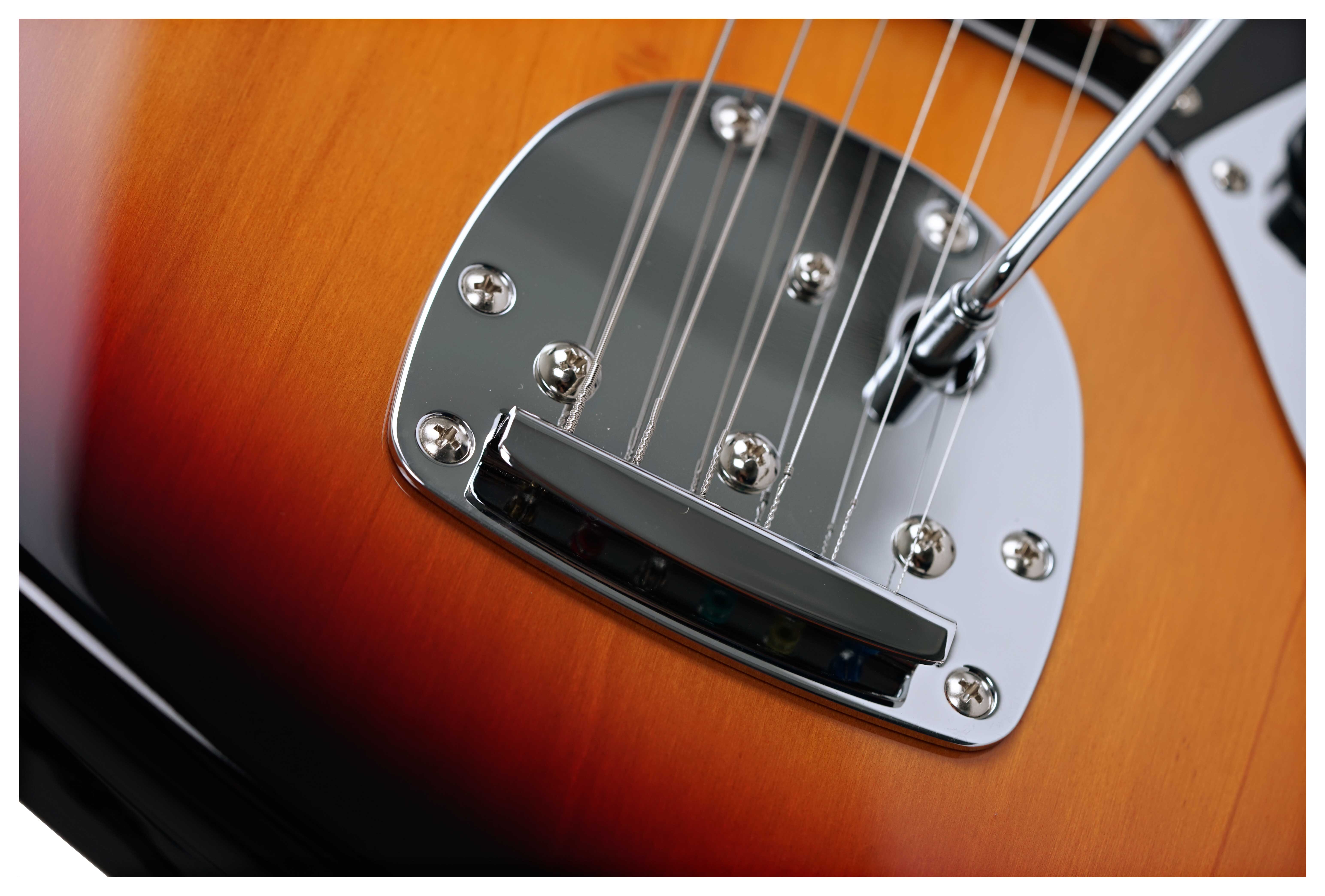GUITARGUITAR Squier Affinity Series Jaguar Indian Laurel Fingerboard Black Pickguard 3-Colour Sunburst